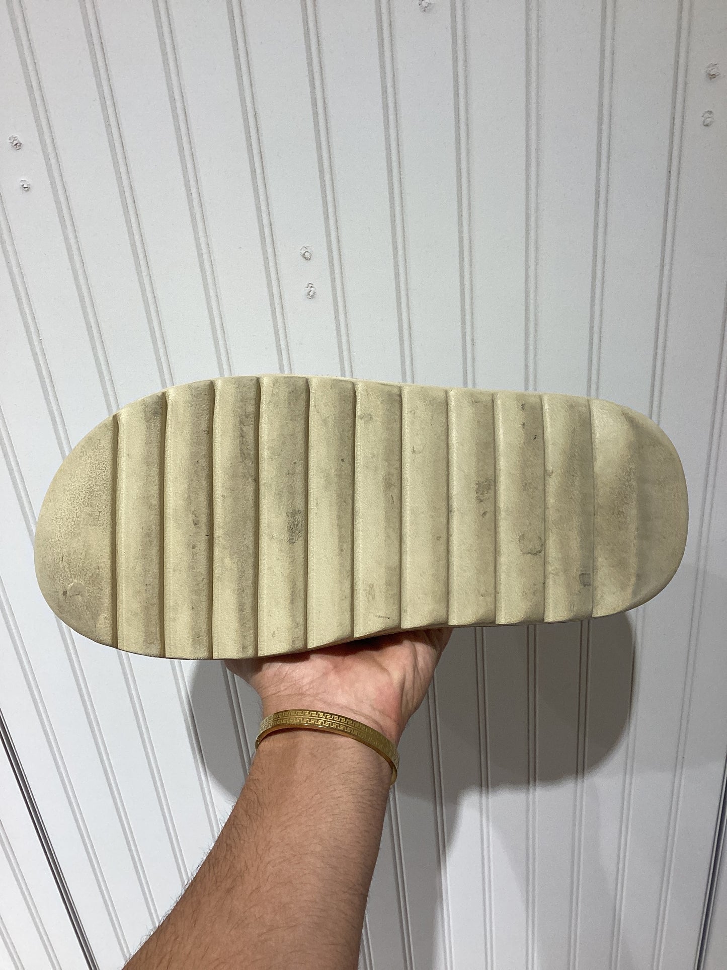 Yeezy Slides Bone 2022 (PRE-OWNED)