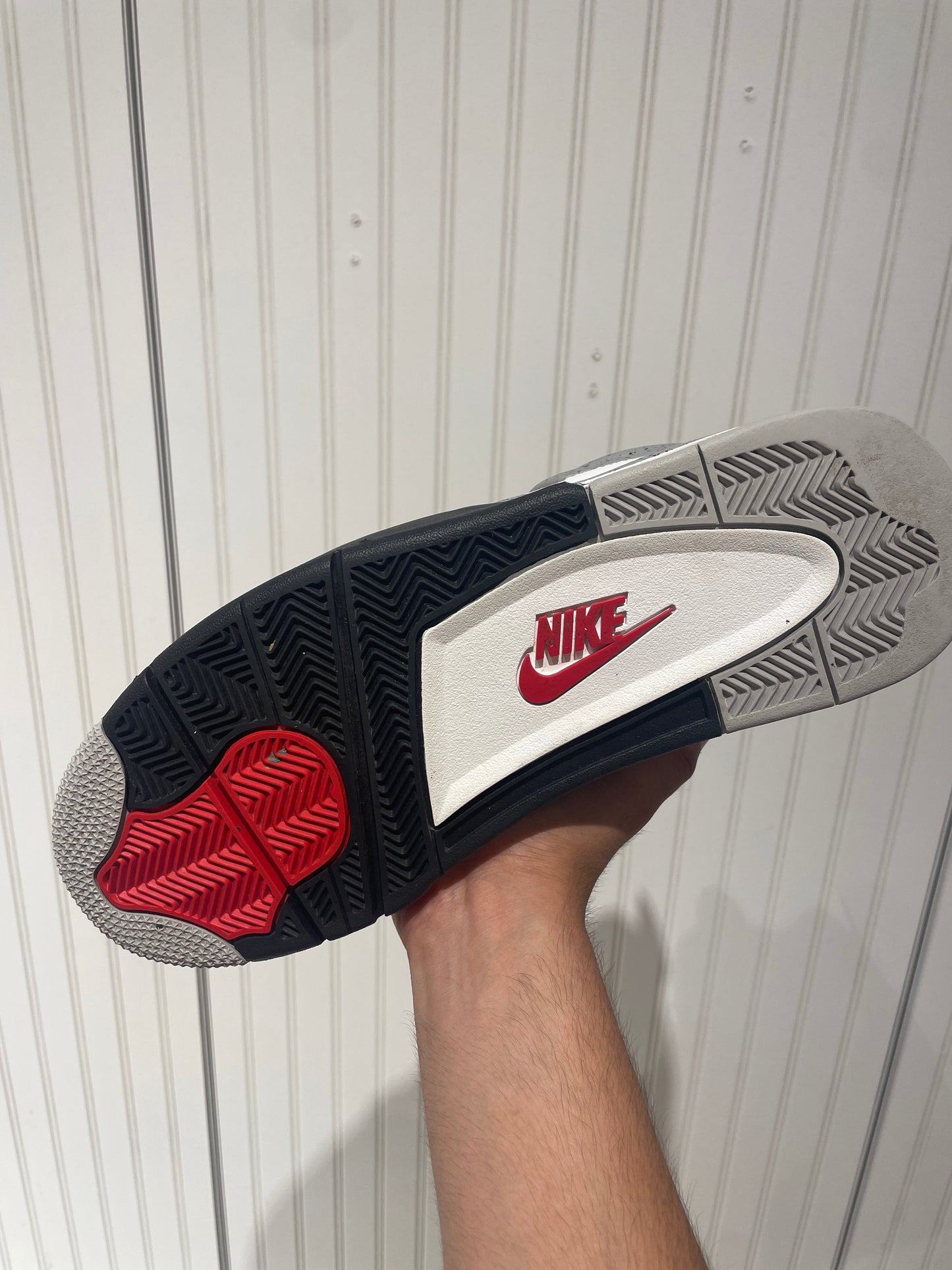 Air Jordan 4 Retro OG White
Cement 2025 (PRE-OWNED)