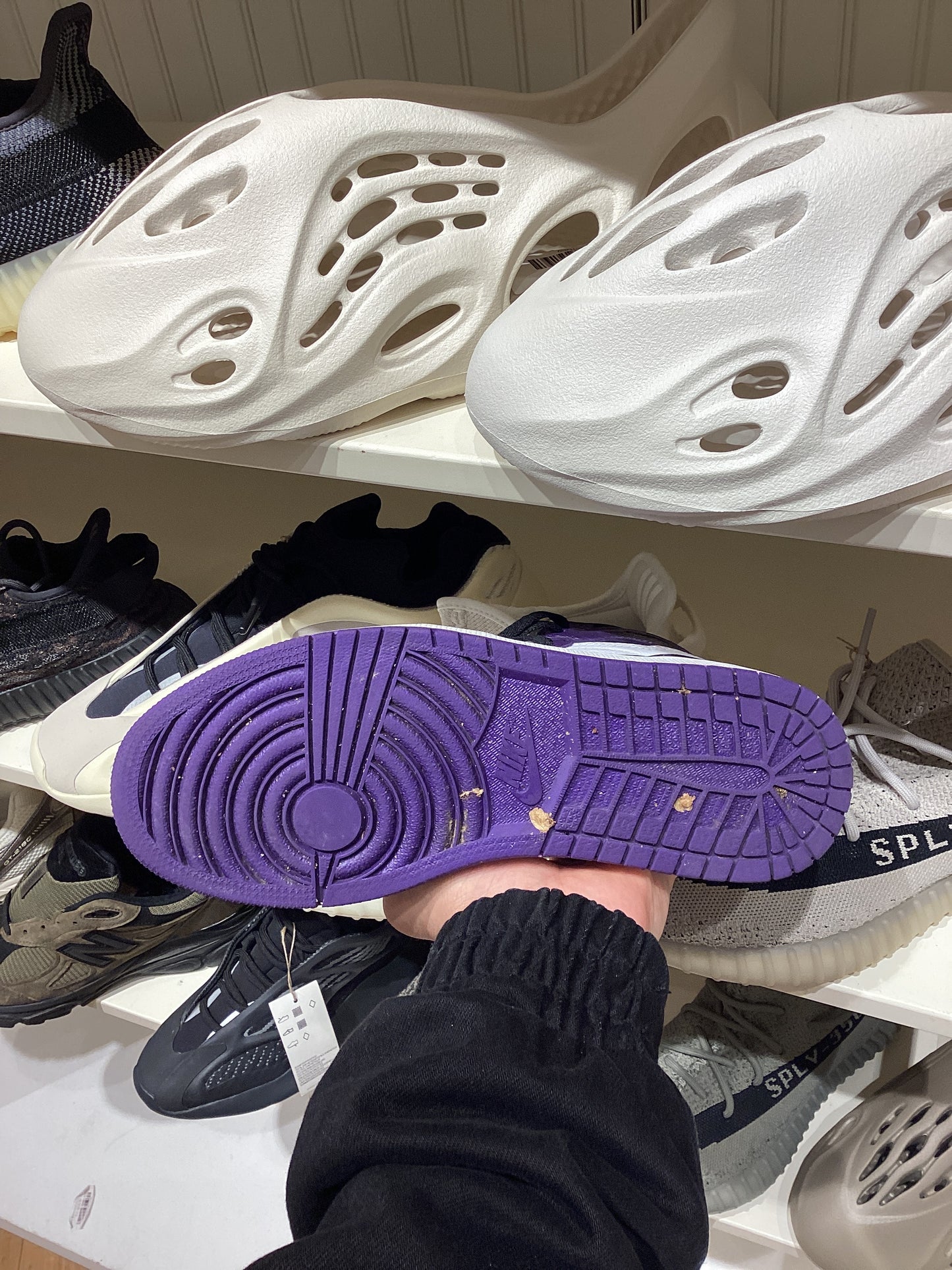 Air Jordan 1 Retro High OG Court
Purple 2.0 (PRE-OWNED)