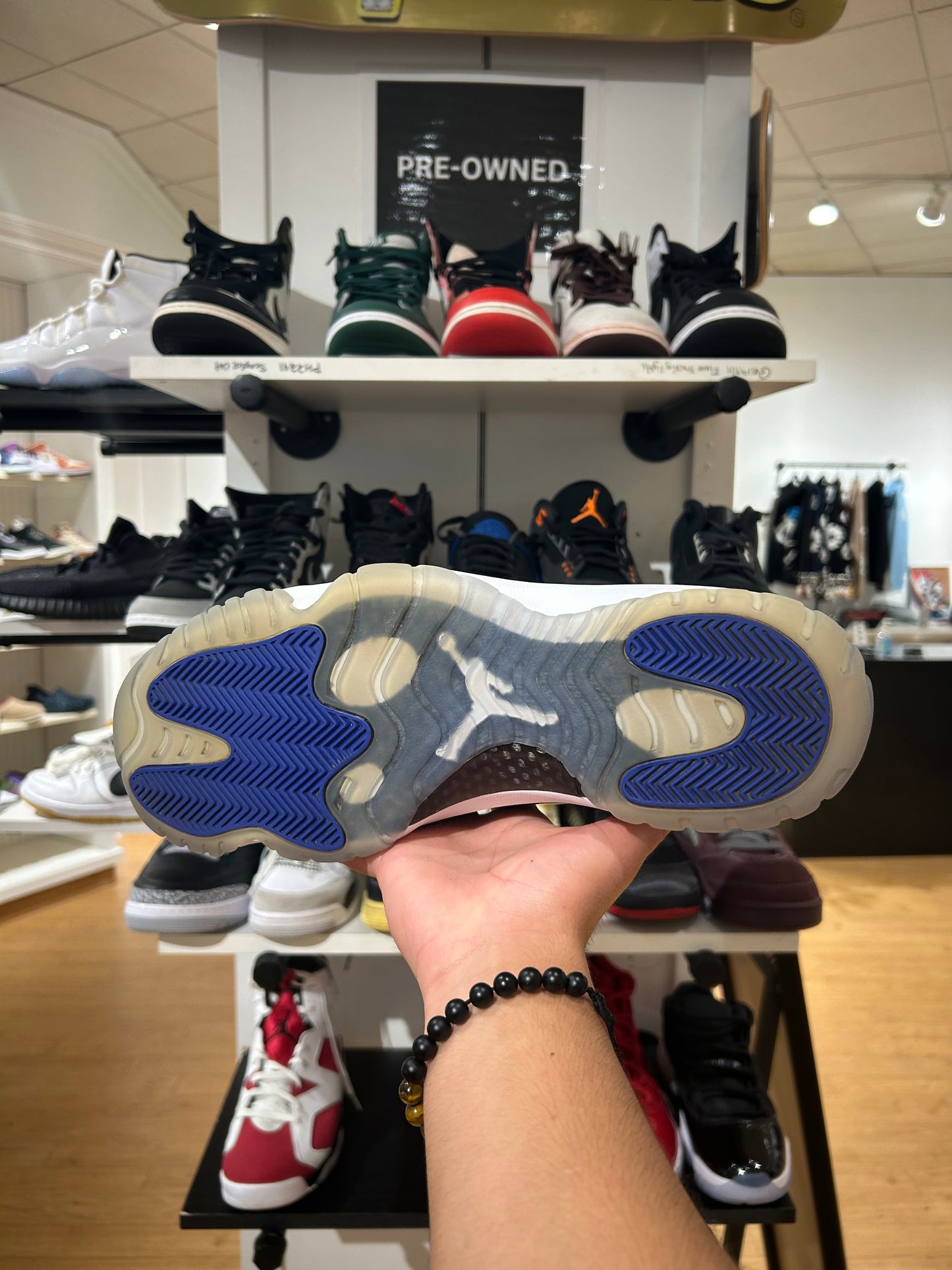 Air Jordan 11 Retro Space Jam
2016 (PRE-OWENED)