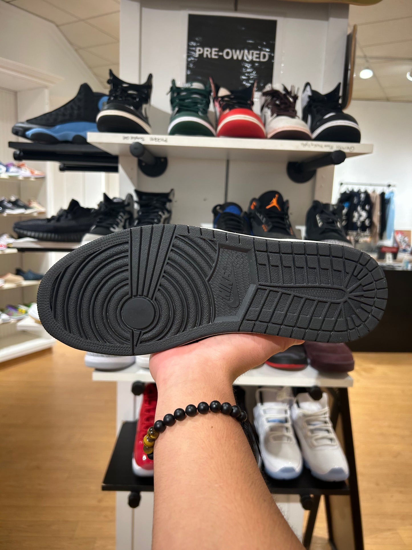 Air Jordan 1 Retro High OG A Star
Is Born (PRE-OWNED)