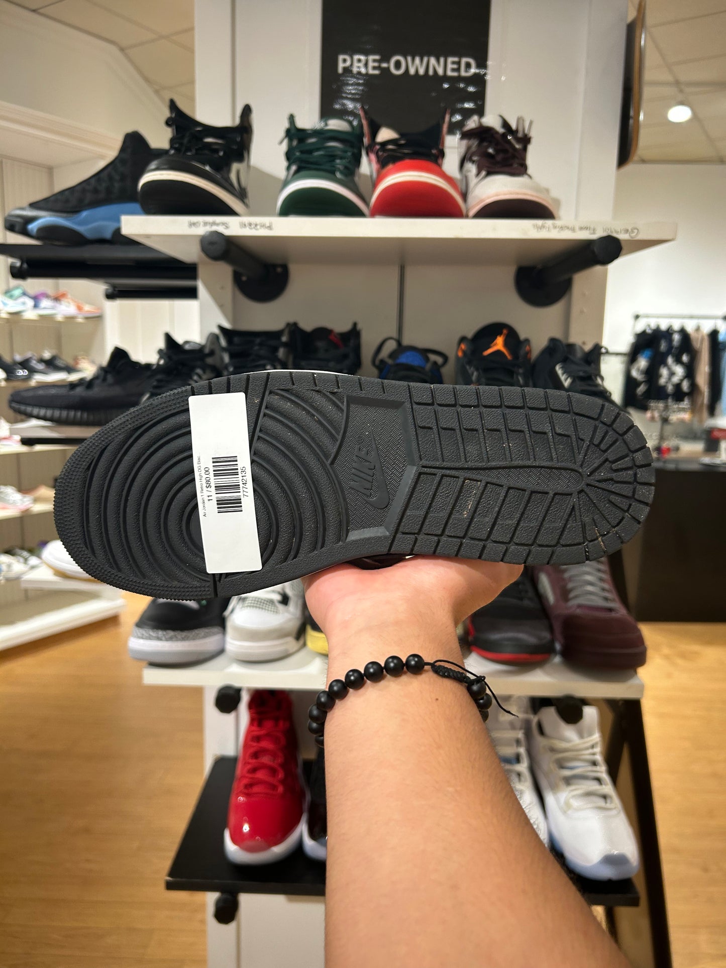 Air Jordan 1 Retro High OG Black
White 2.0 (PRE-OWNED)