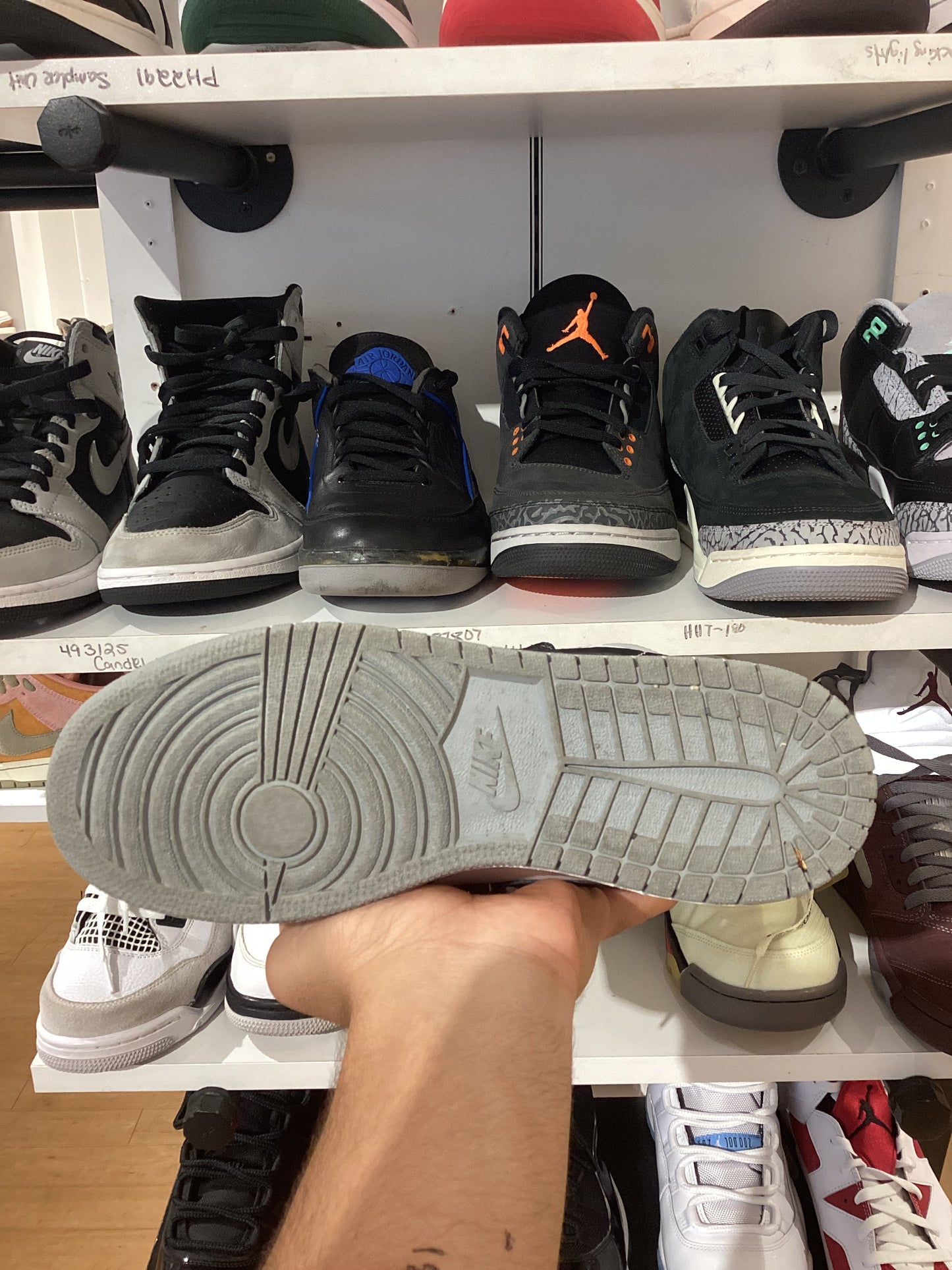 Air Jordan 1 Retro High OG BG
Barons (PRE-OWNED)