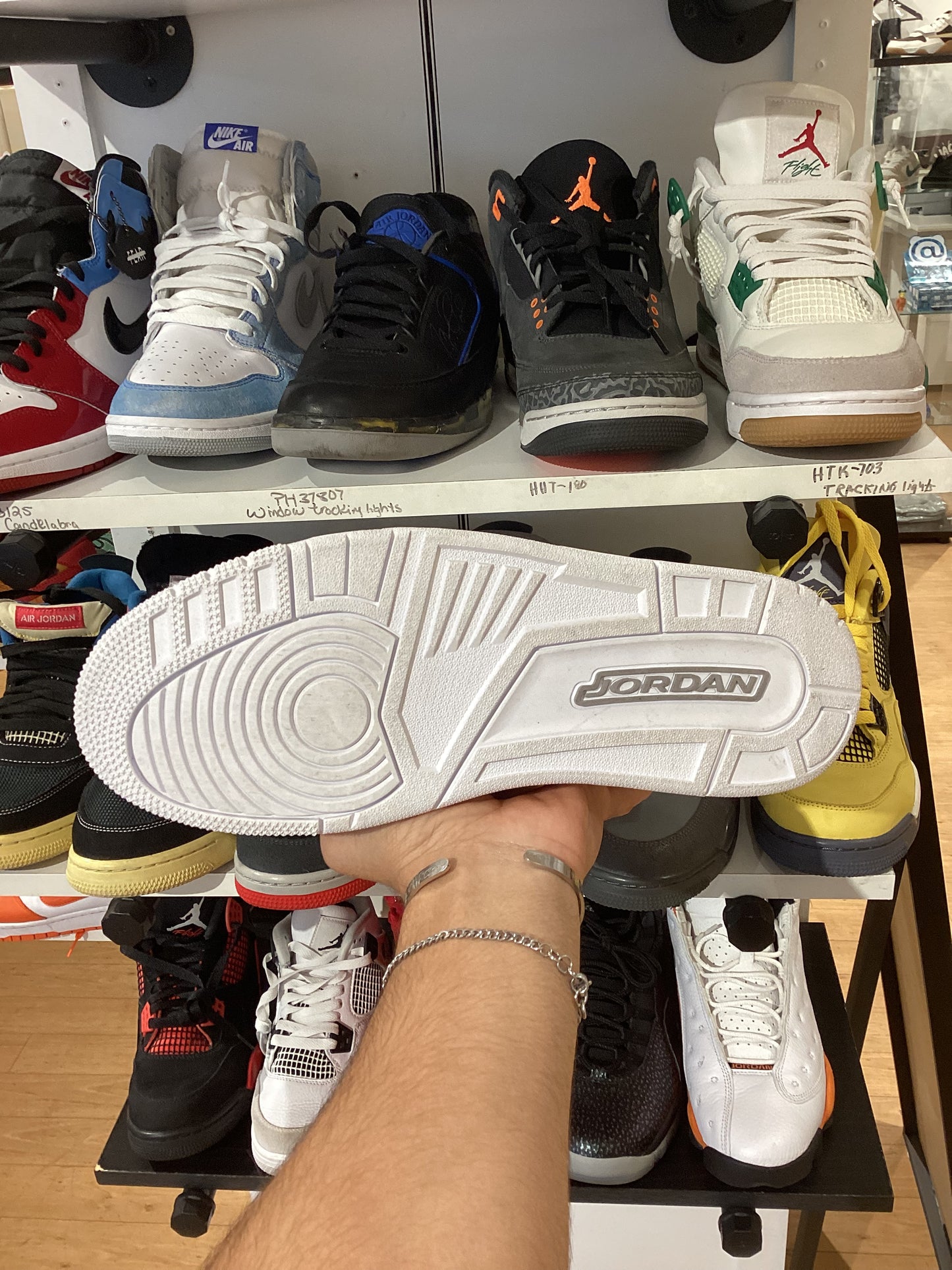 Air Jordan 3 Retro Pure Money
2025 (PRE-OWNED)