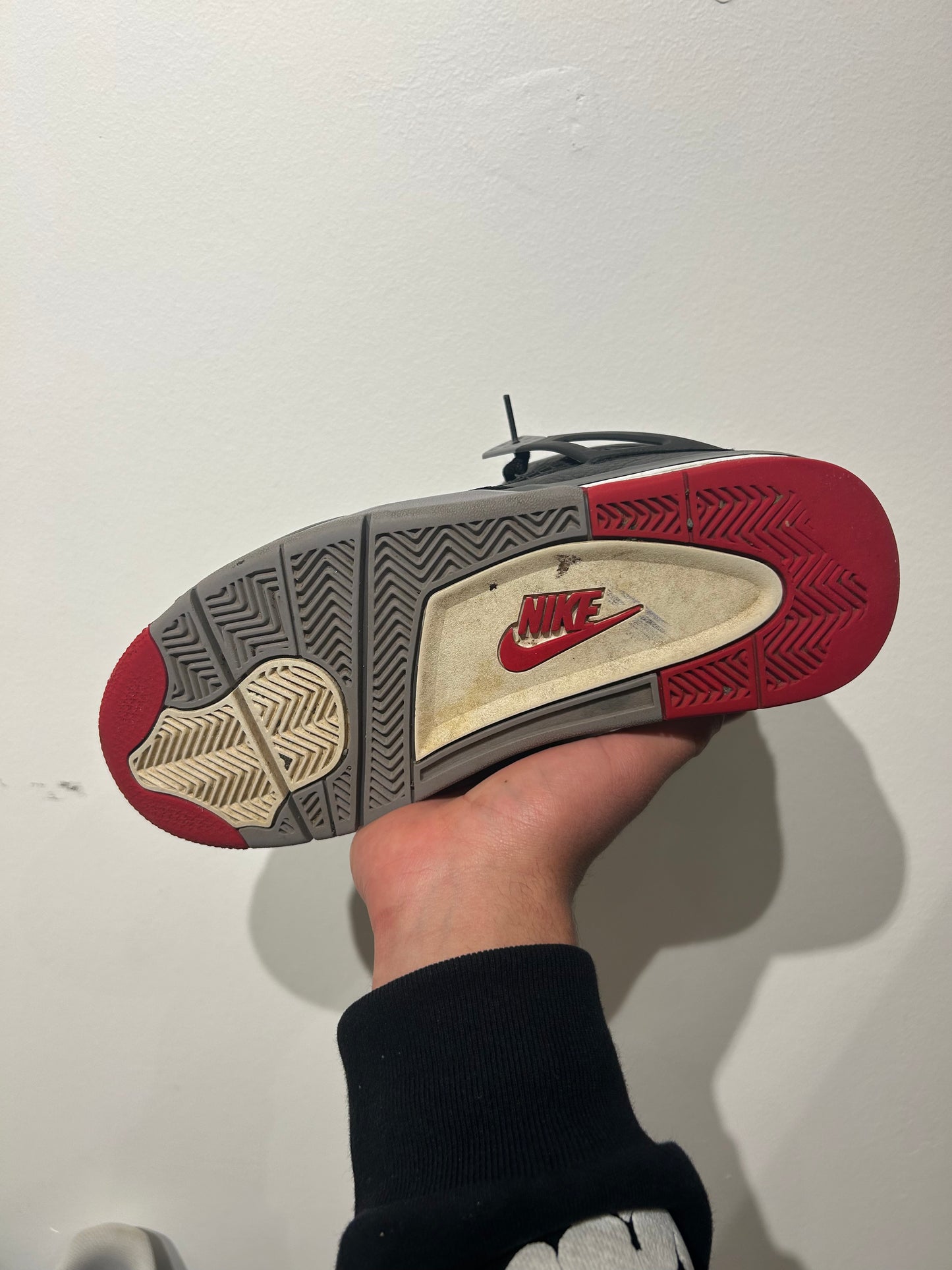 Air Jordan 4 Retro Bred
Reimagined (PRE-OWNED)