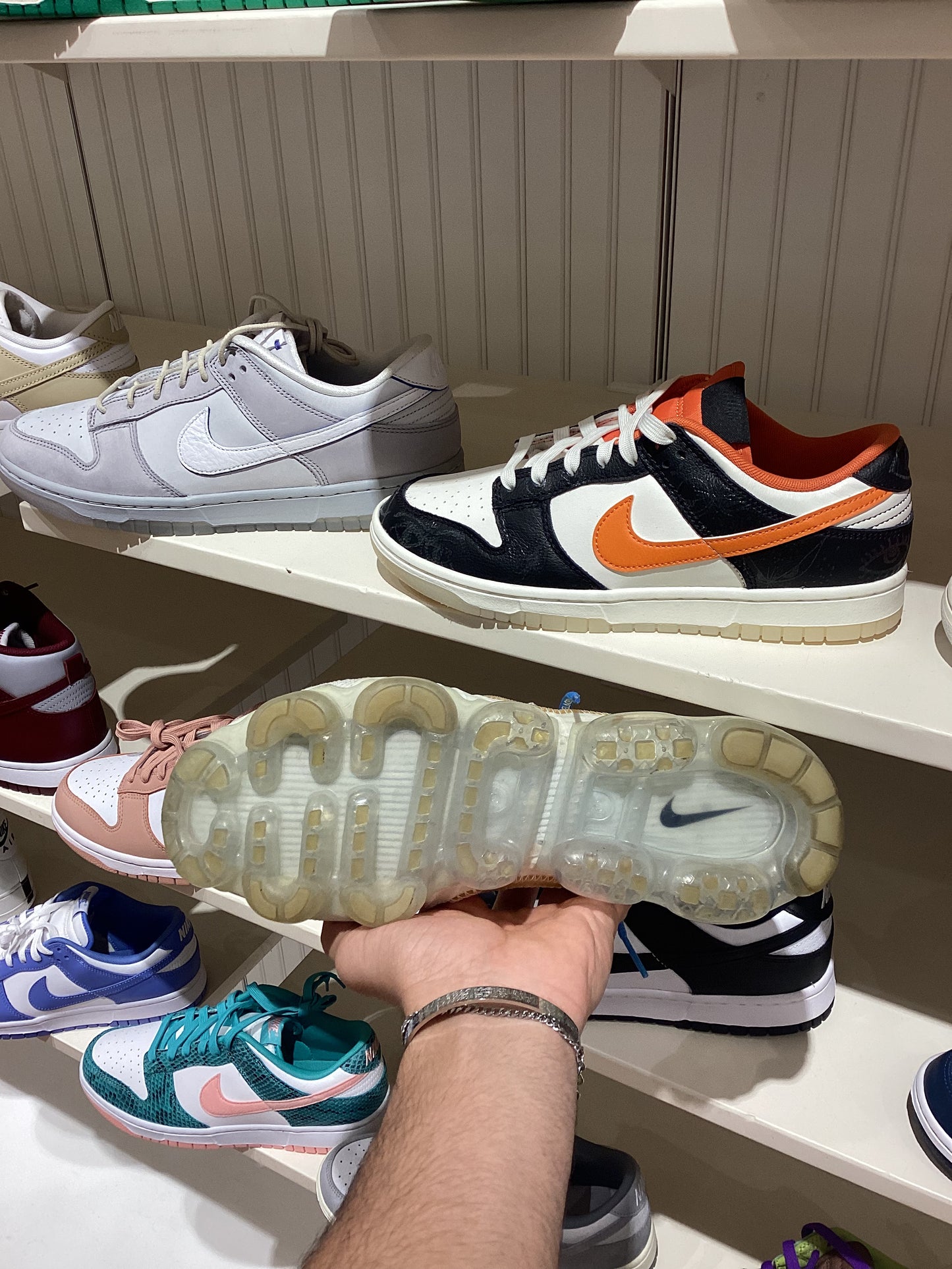 Nike Off-White x Air VaporMax
Part 2 (PRE-OWNED)