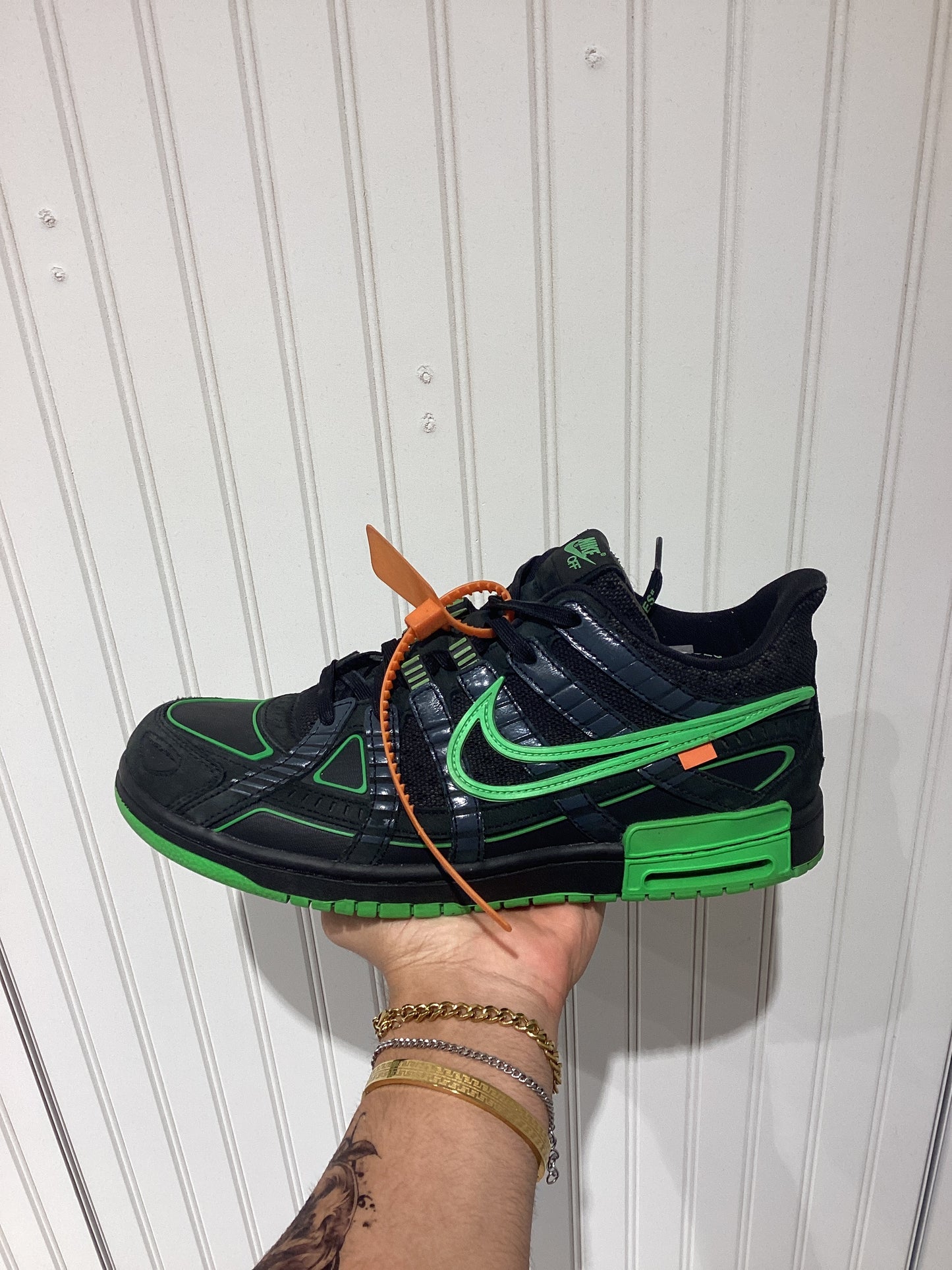Nike Off-White x Air Rubber Dunk
Green Strike (PRE-OWNED)
