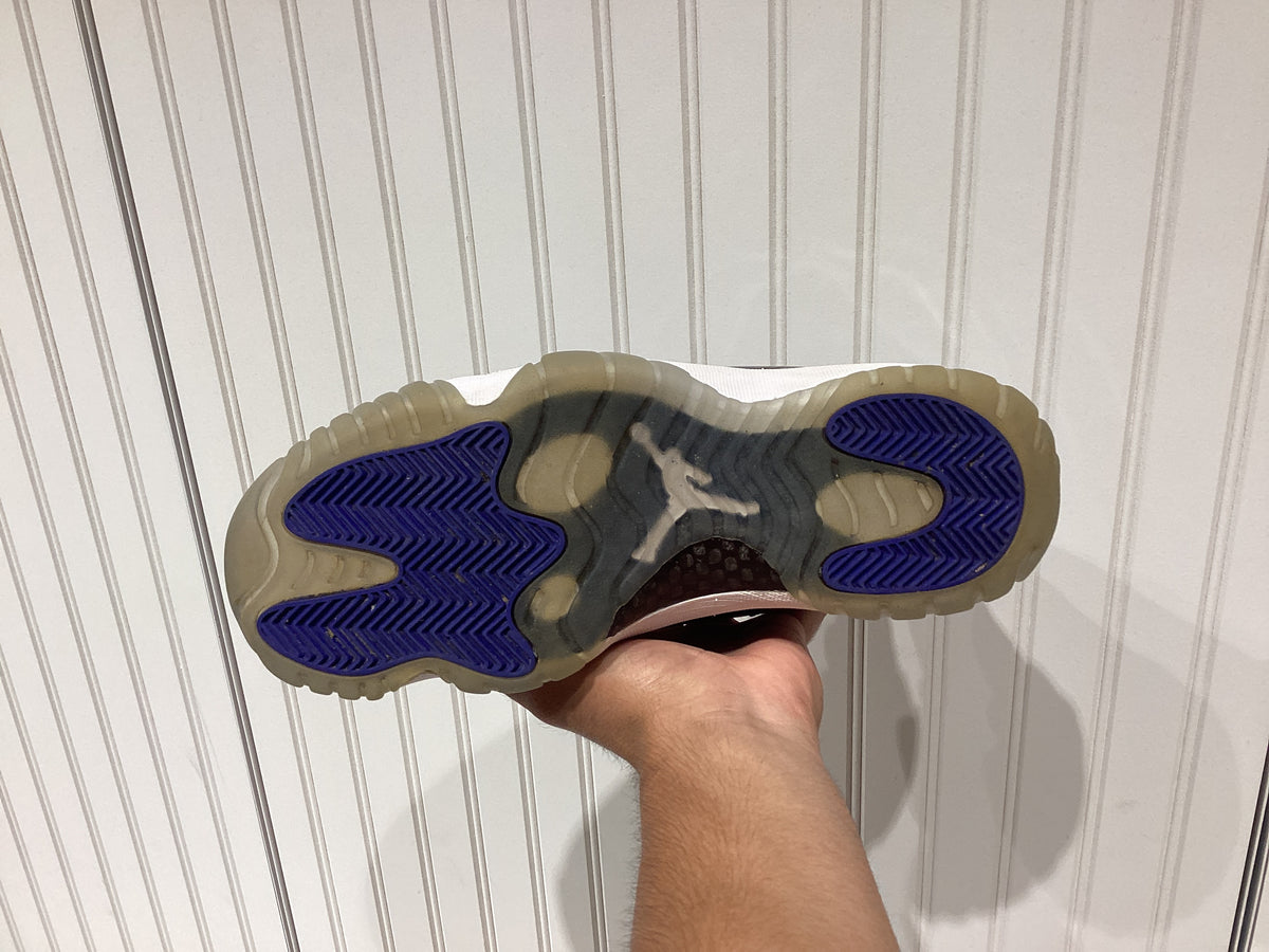 Air Jordan 11 Retro Space Jam 2016 (PRE-OWNED)