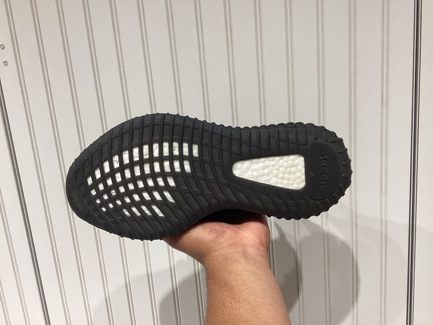 adidas Yeezy Boost 350 V2
CMPCT Slate Carbon (WORN-ONCE)