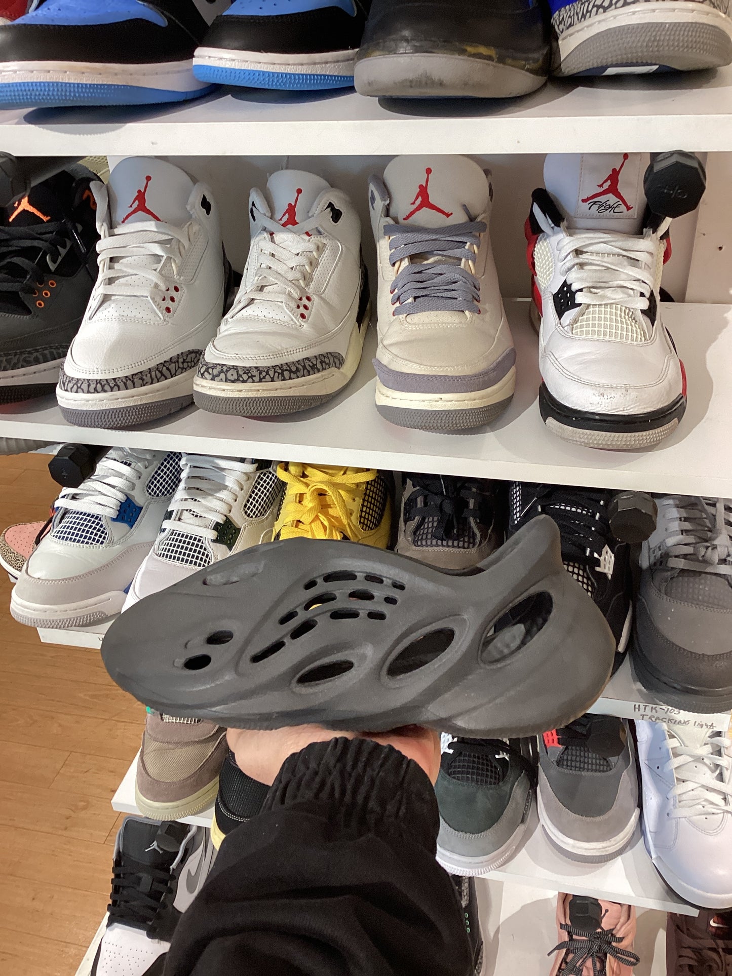 Yeezy Foam Runner Onyx (PRE-OWNED)