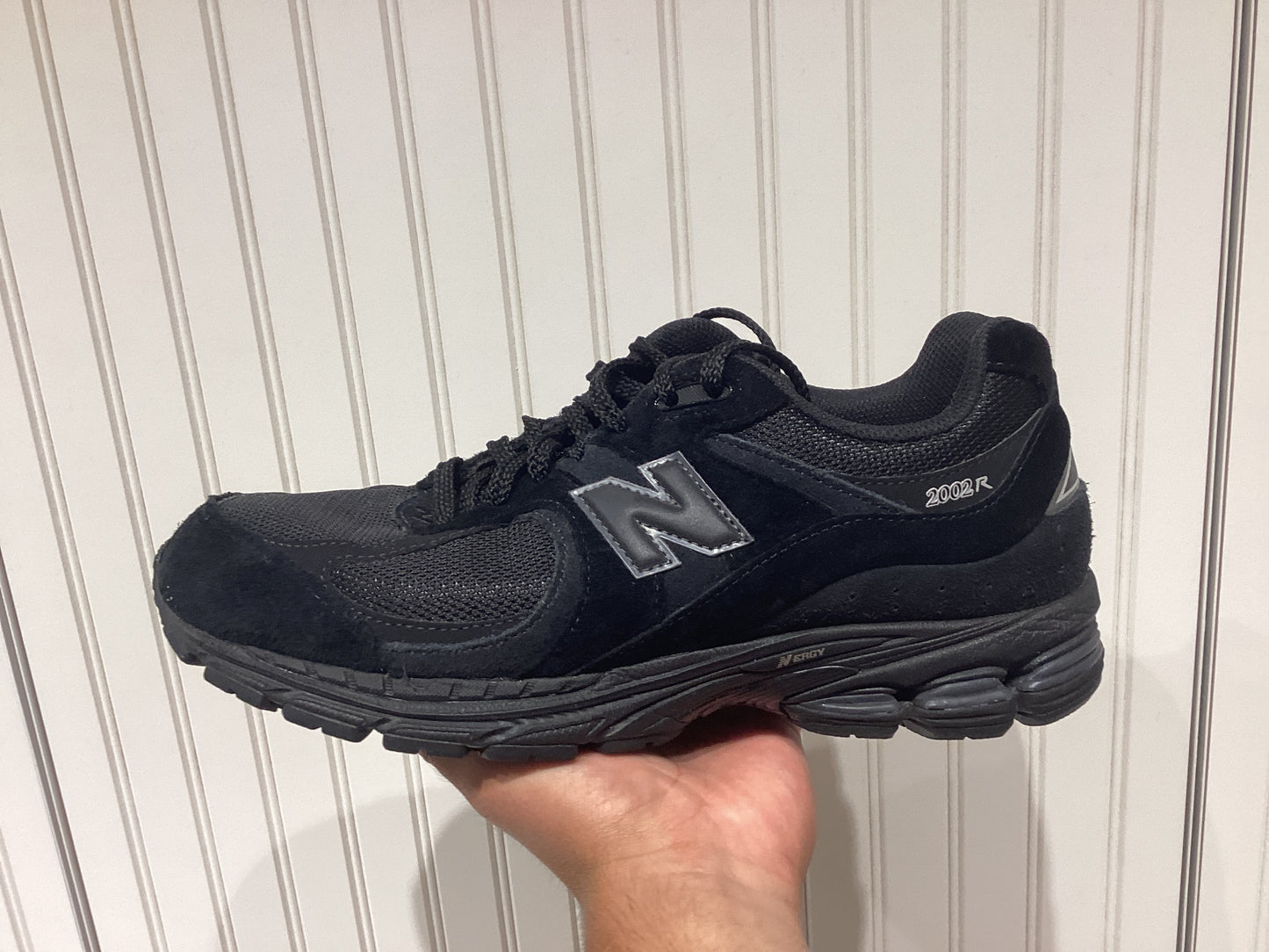 New Balance 2002R Black
Metallic (PRE-OWNED)