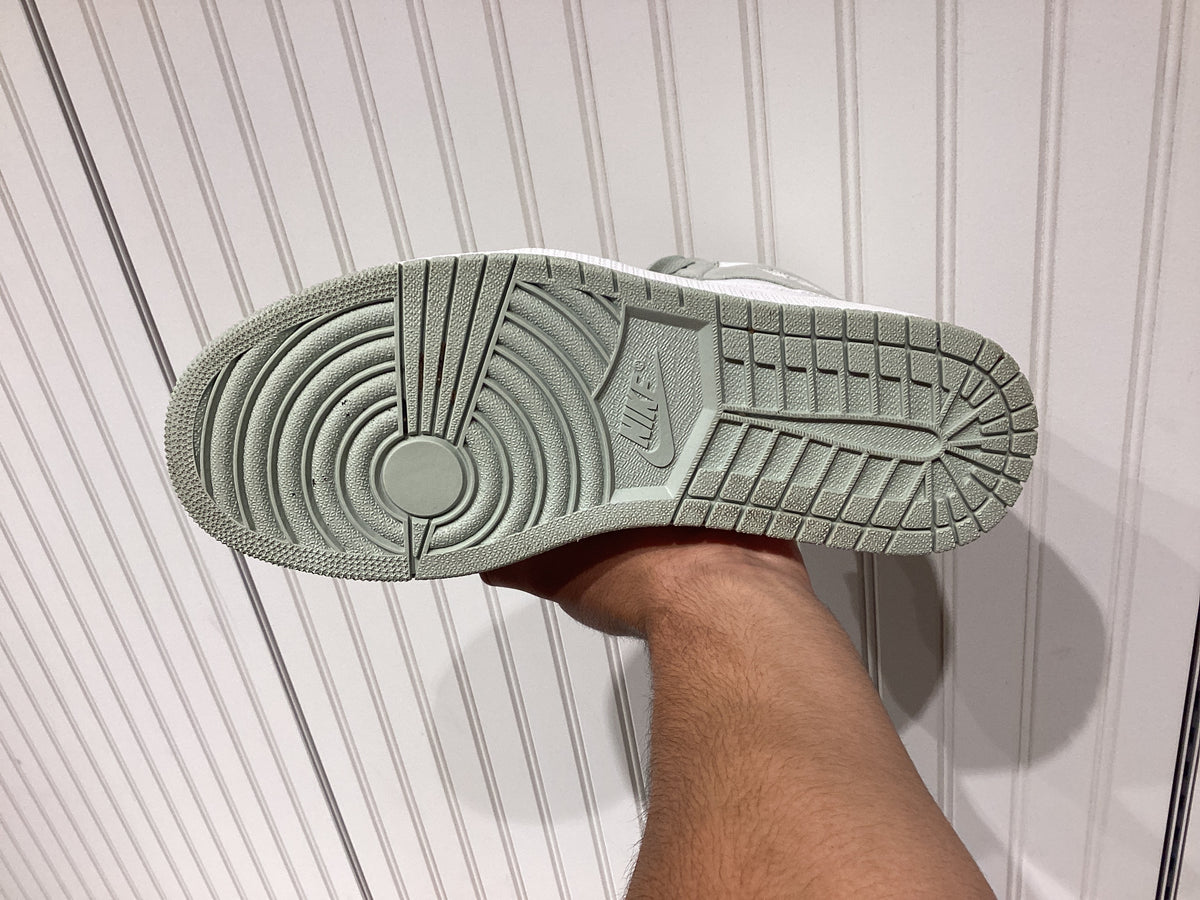 Wmns Air Jordan 1 Retro High OG Seafoam (PRE-OWNED)