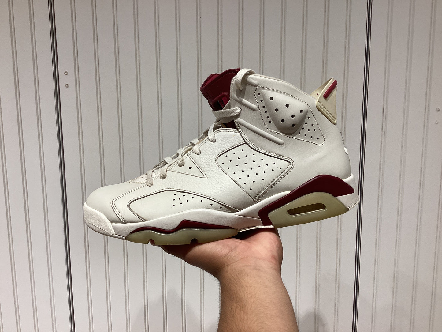 Air Jordan 6 Retro Maroon 2015 (PRE-OWNED)