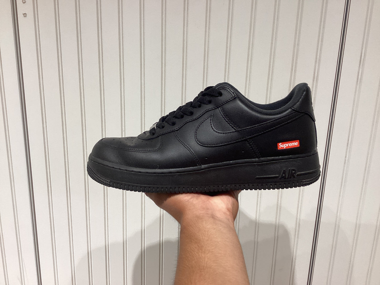 Supreme x Nike Air Force 1 Low
Box Logo Black (PRE-OWNED)