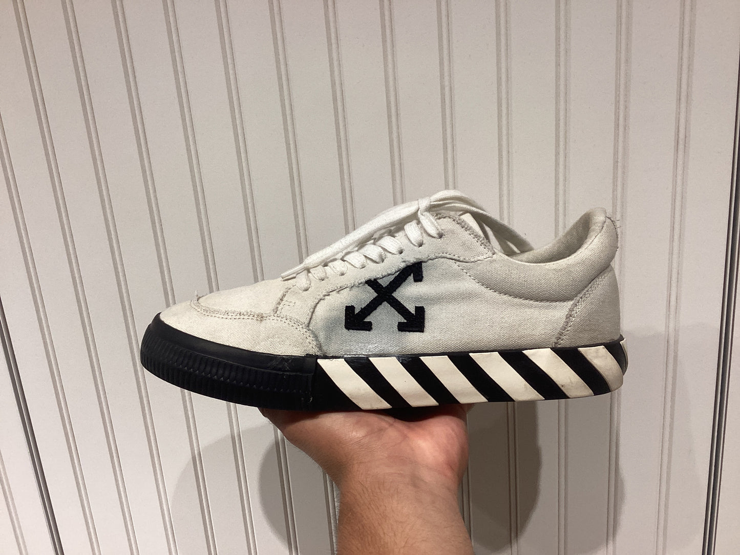 Off-White Vulc Sneaker White
Black (PRE-OWNED)