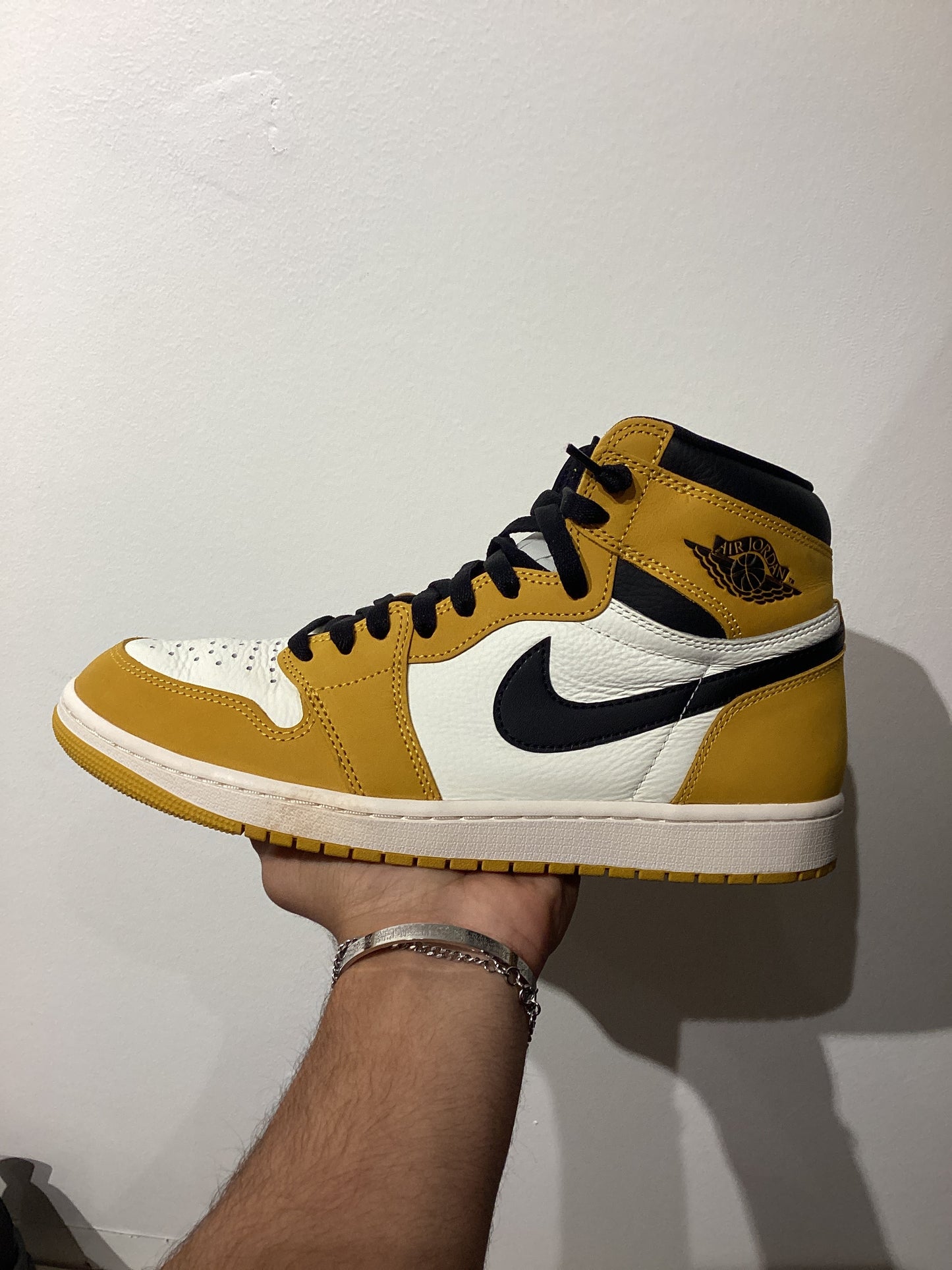Air Jordan 1 Retro High OG Yellow
Ochre (PRE-OWNED)