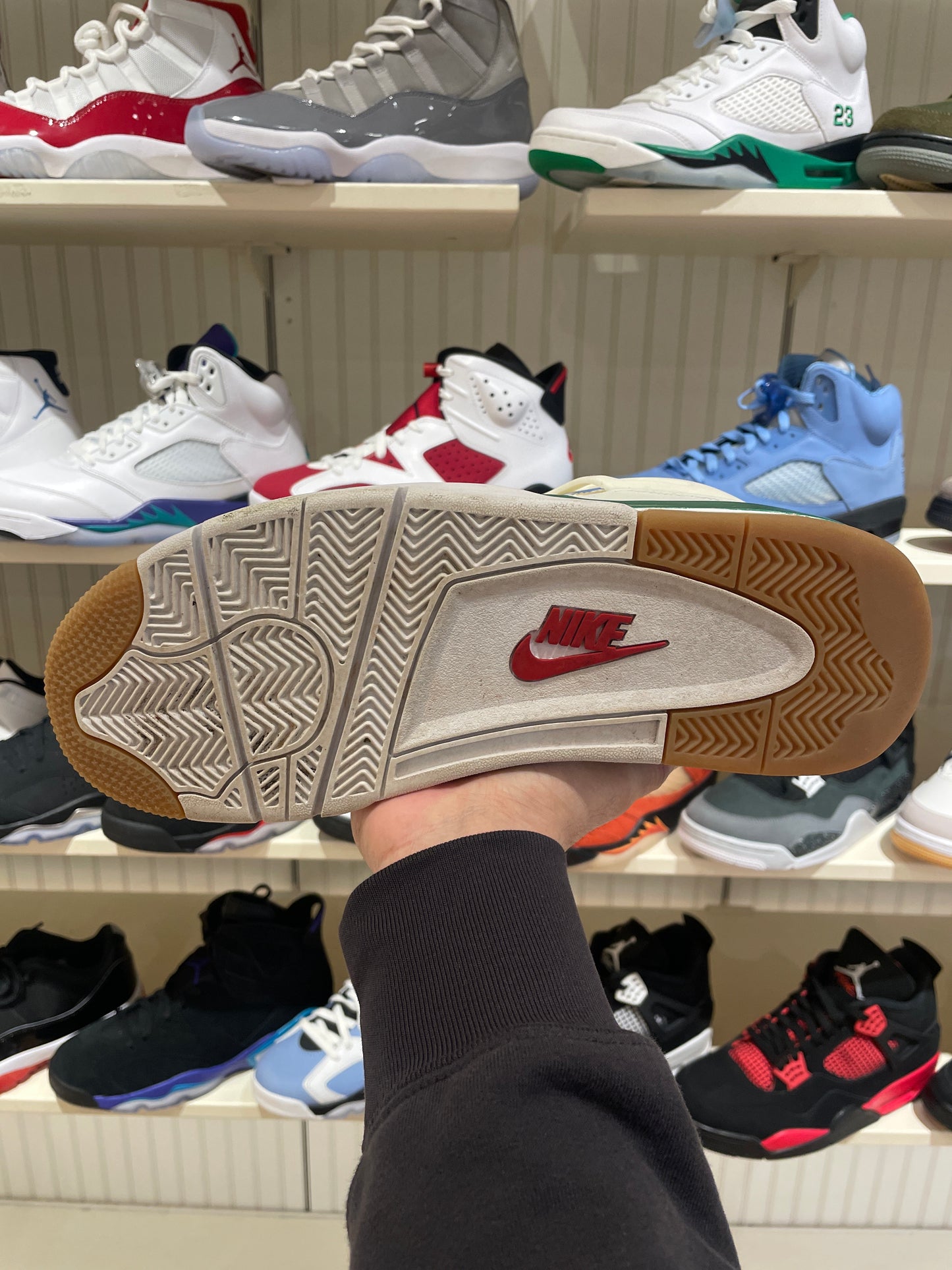 Jordan 4 SB Pine Green (PREOWNED)