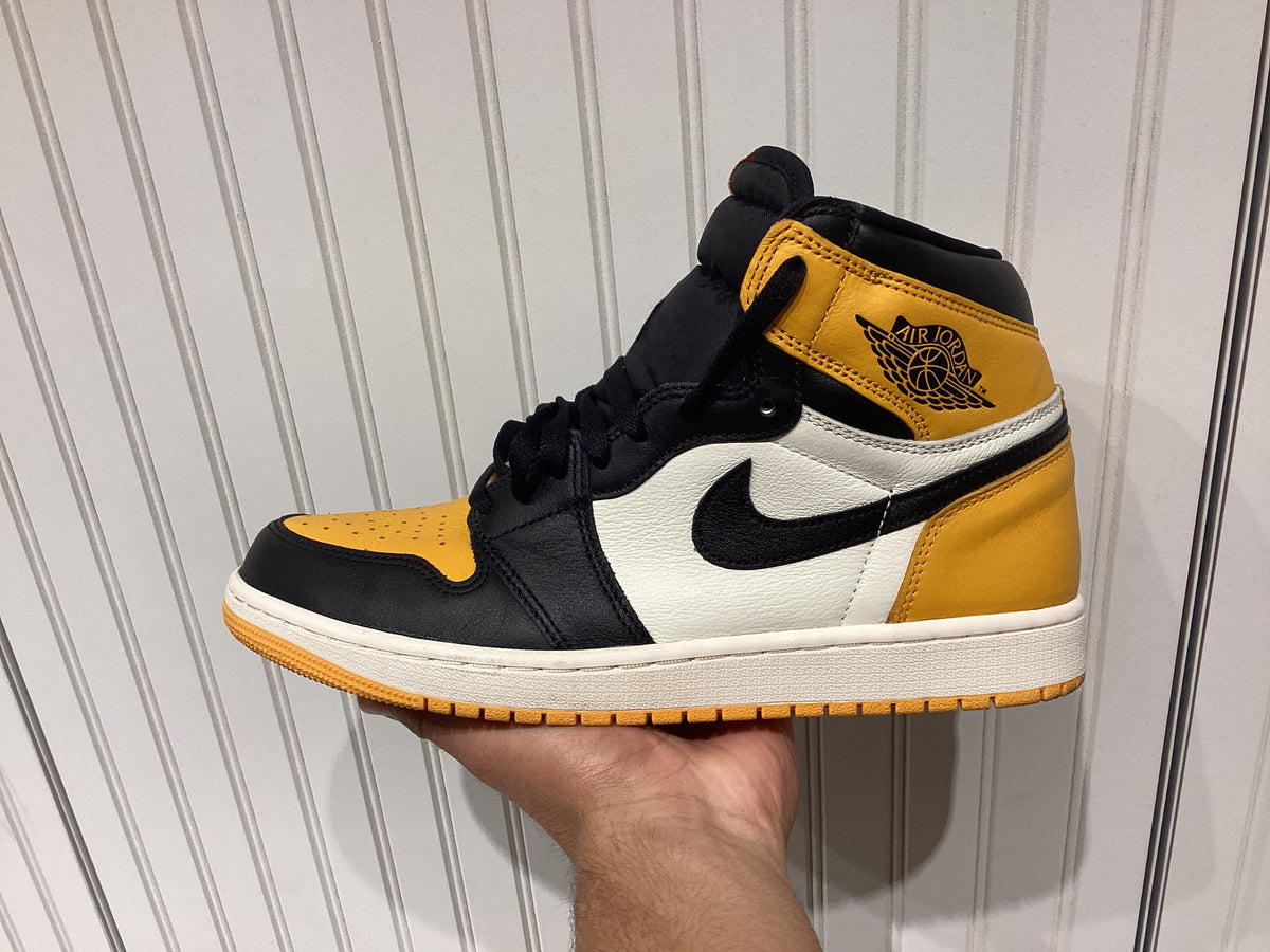 Air Jordan 1 Retro High OG Yellow Toe (PRE-OWNED)