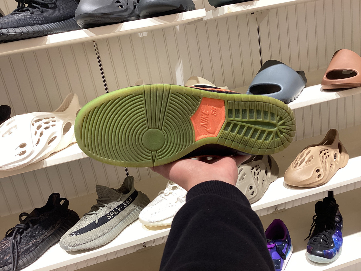 Nike Dunk Low SB Night of
Mischief (PRE-OWNED)