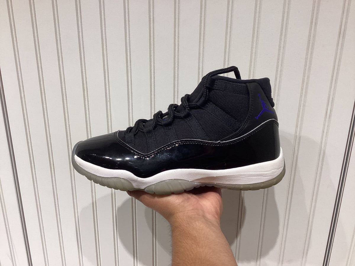 Air Jordan 11 Retro Space Jam 2016 (PRE-OWNED)