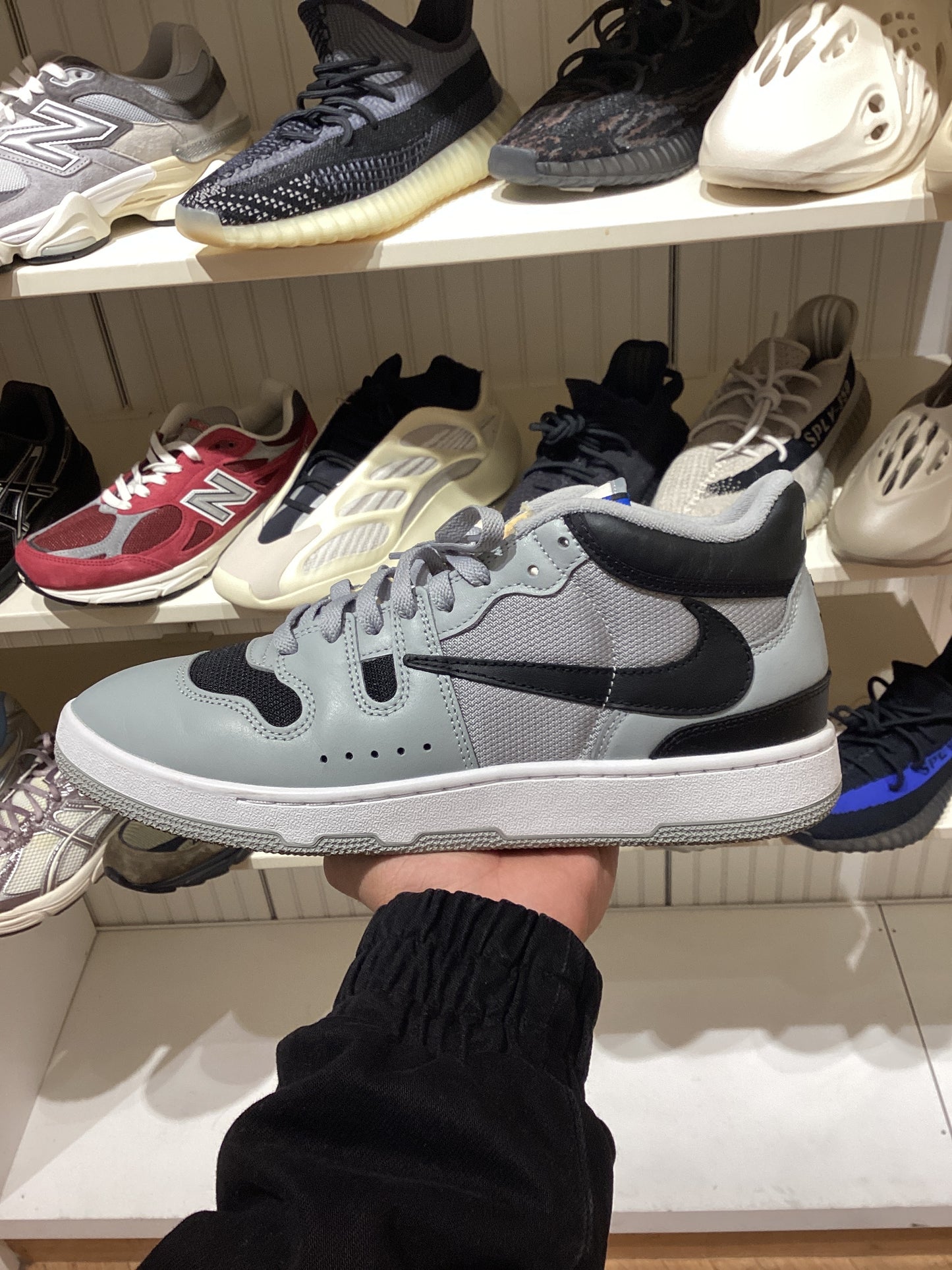 Travis Scott × Nike Mac Attack SP
Cactus Mac (PRE-OWNED)