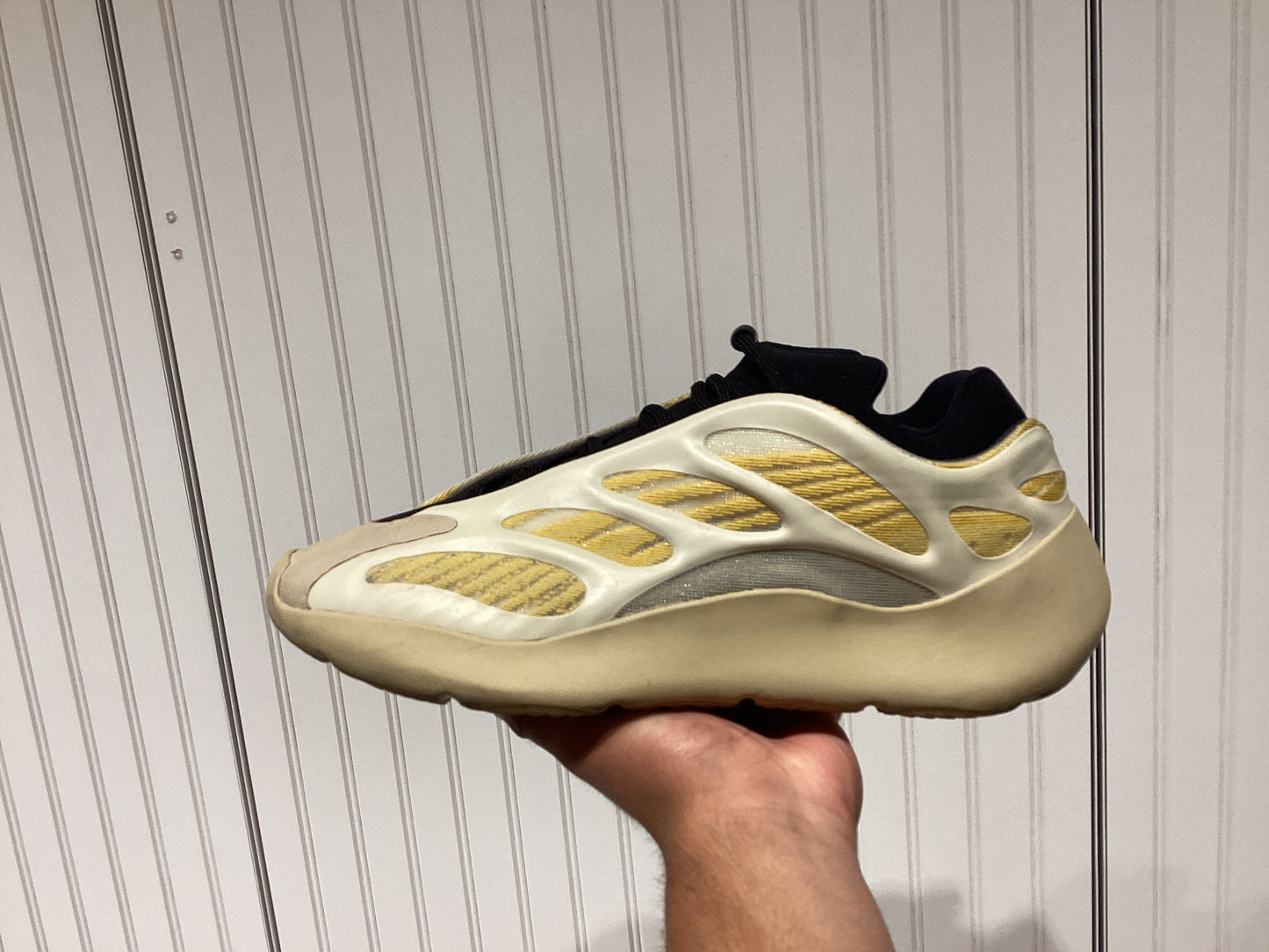 adidas Yeezy 700 V3 Safflower (PRE-OWNED)