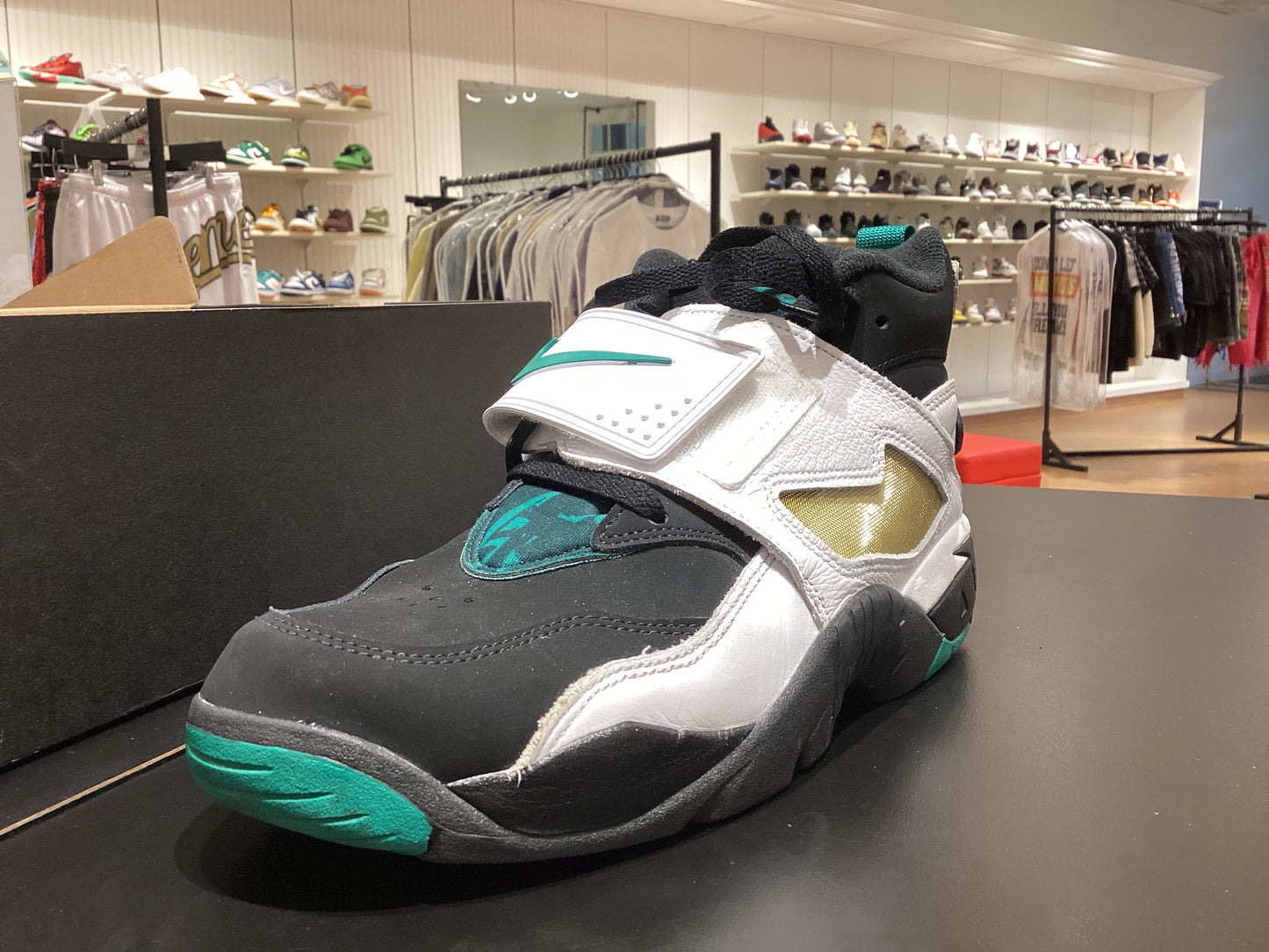 Nike Air Diamond Turf 'Emerald'
2025