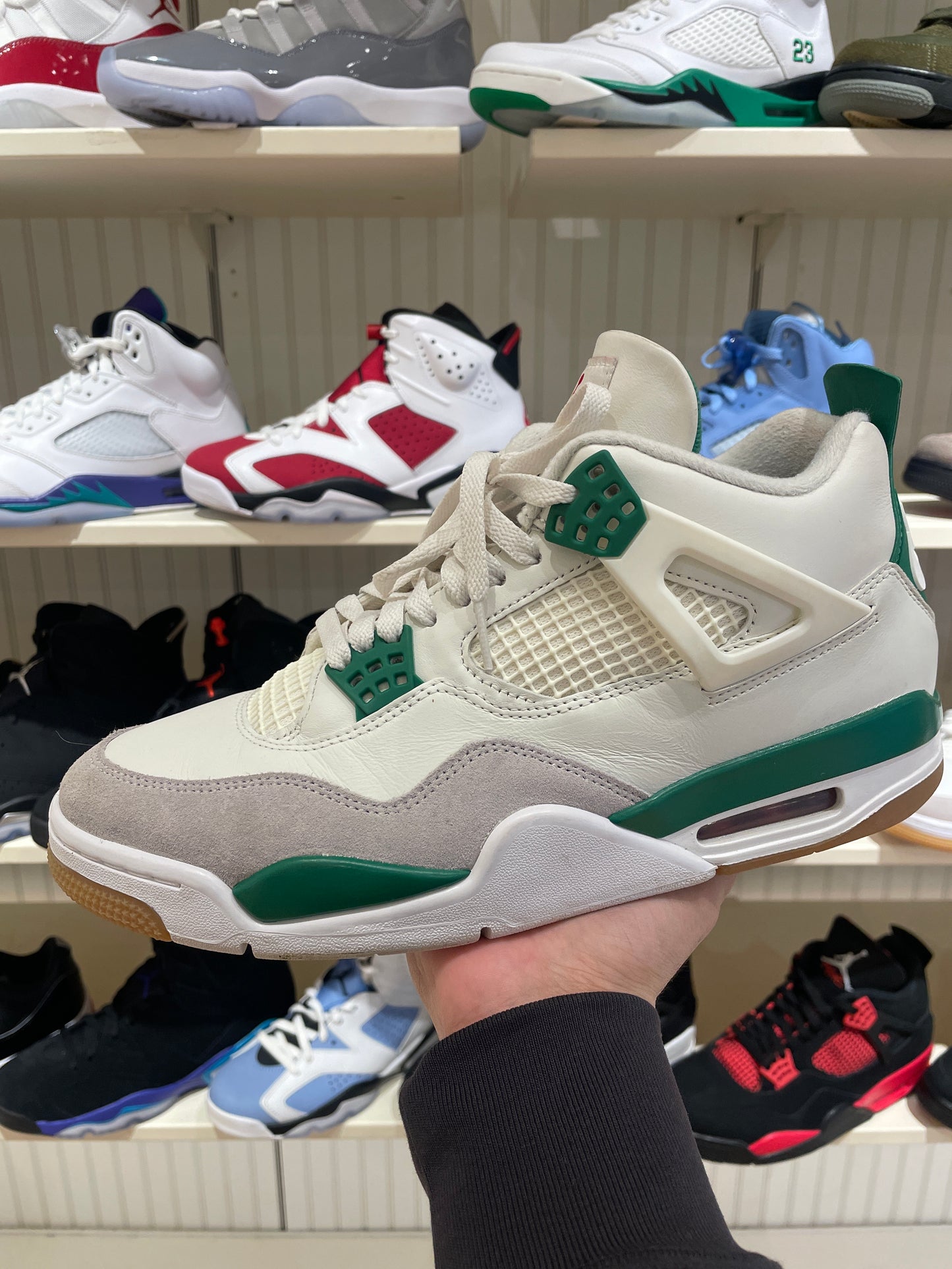 Jordan 4 SB Pine Green (PREOWNED)