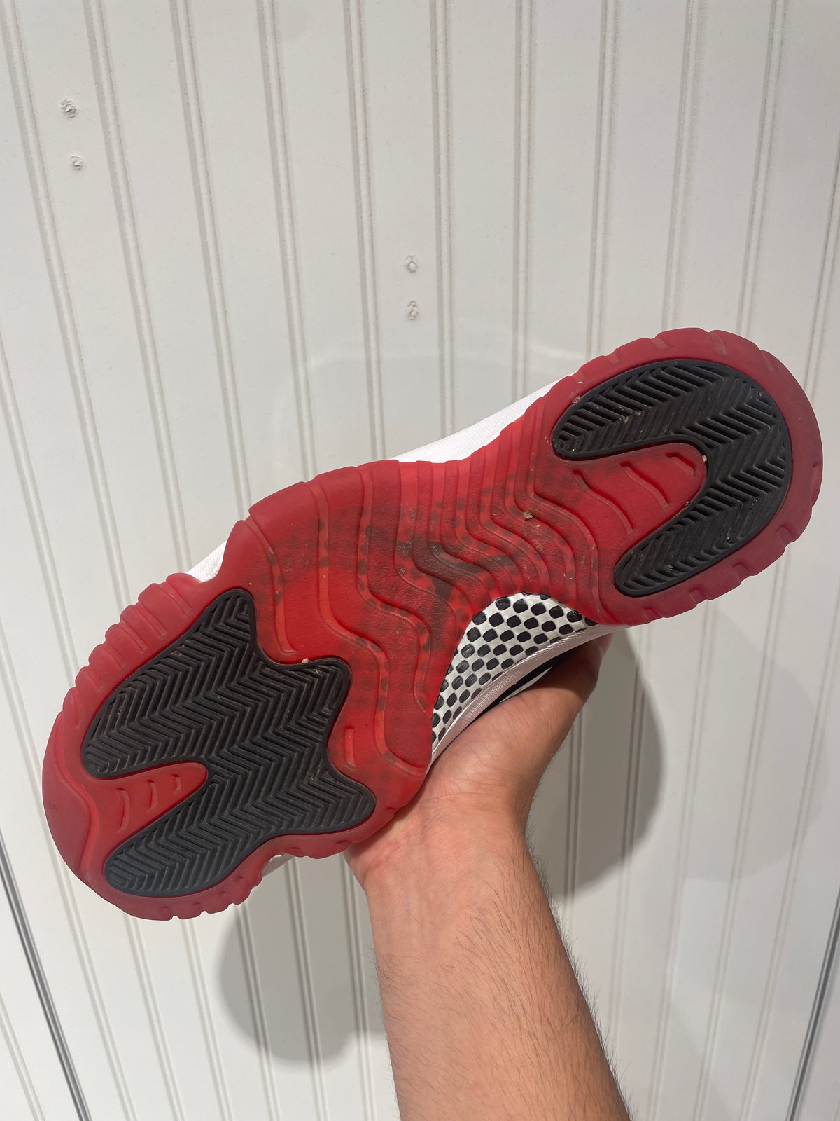 Air Jordan 11 Retro Bred 2019 (PRE-OWNED)
