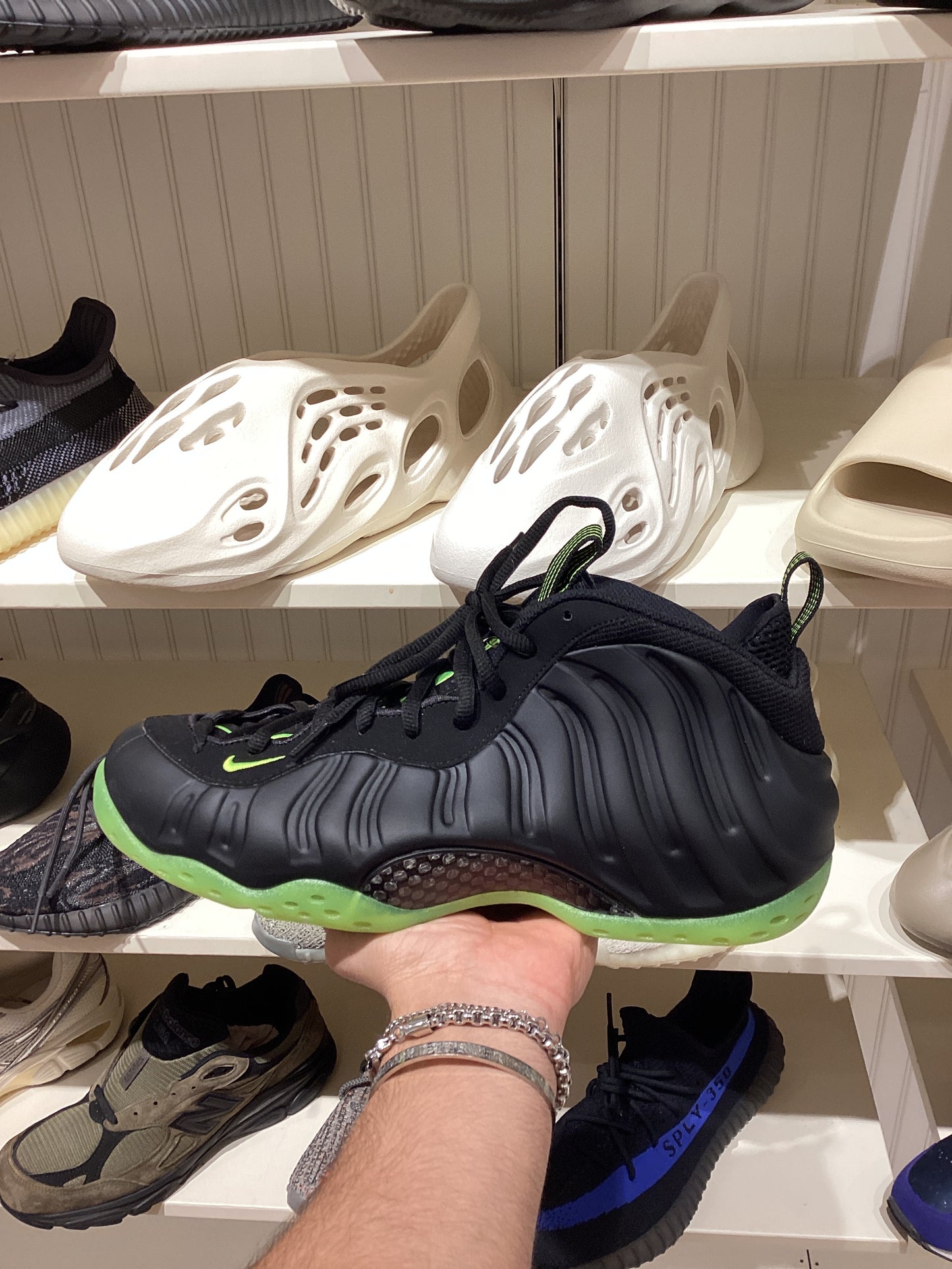 Nike Air Foamposite One Black Volt (PRE-OWNED)