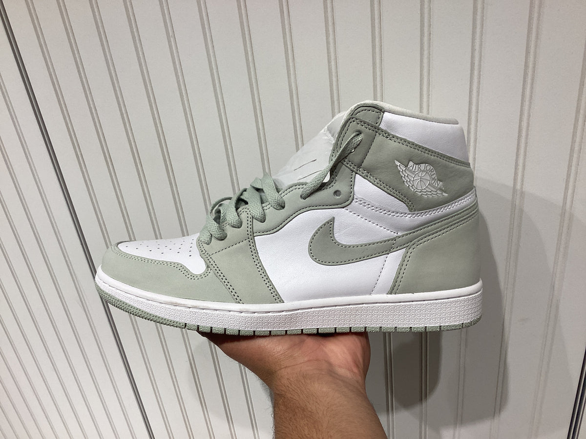 Wmns Air Jordan 1 Retro High OG Seafoam (PRE-OWNED)