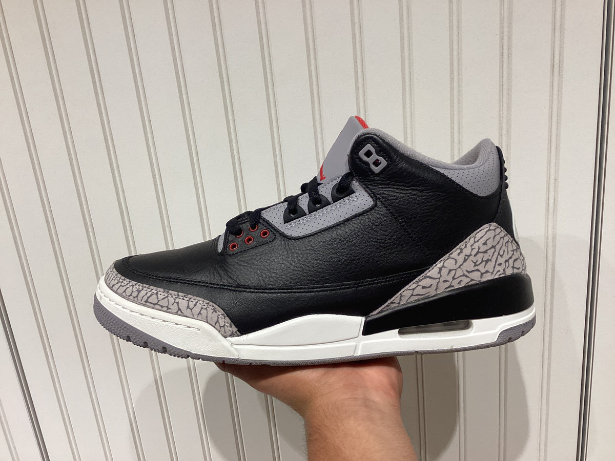 Air Jordan 3 Retro OG Black
Cement 2024 (PRE-OWNED)