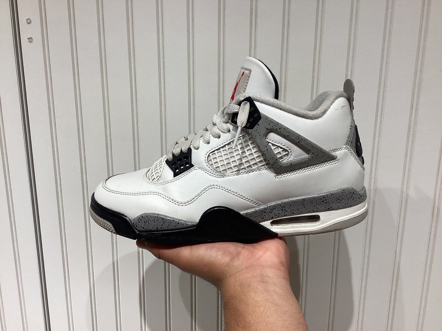 Air Jordan 4 Retro OG White
Cement 2025 (PRE-OWNED)
