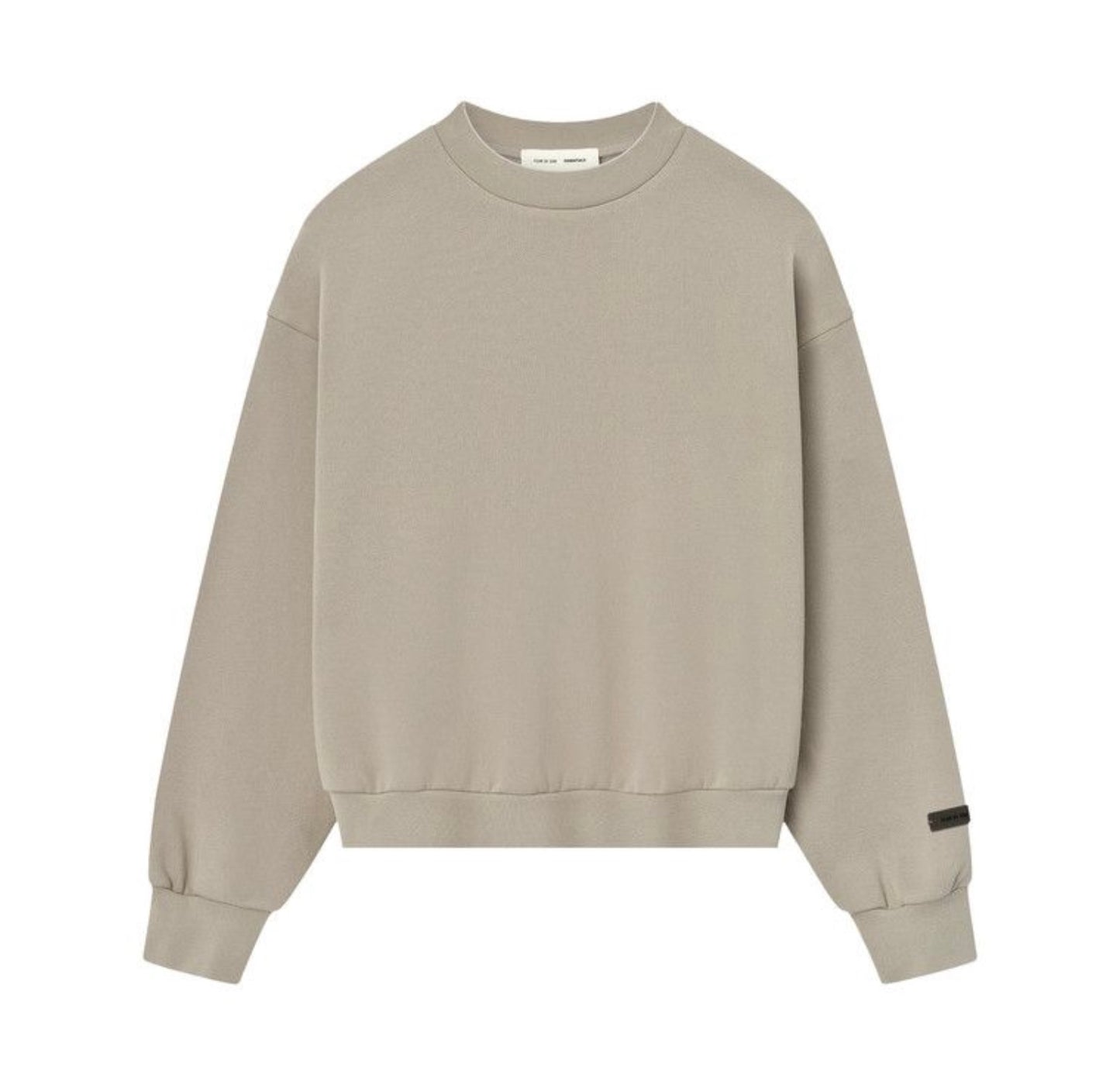 Essentials Classic Fit
Fleece Crewneck Crewneck Timber