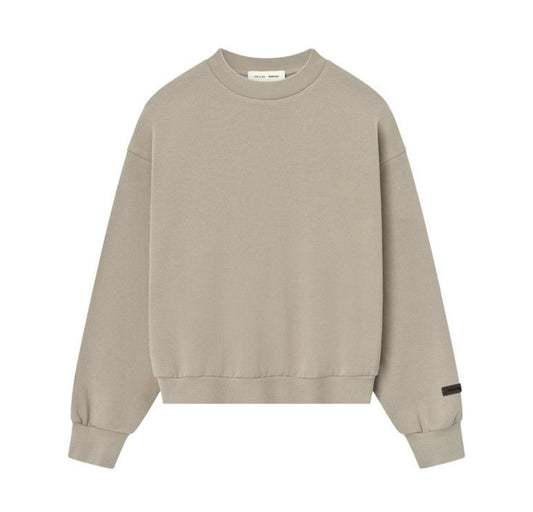 Essentials Classic Fit
Fleece Crewneck Crewneck Timber