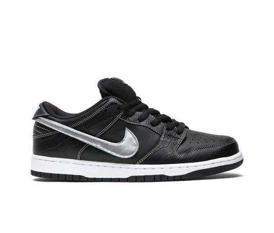 Diamond Supply Co. x Nike Dunk
Low Pro SB Black Diamond (PRE-OWNED)