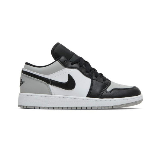 Air Jordan 1 Low GS Light Smoke
Grey