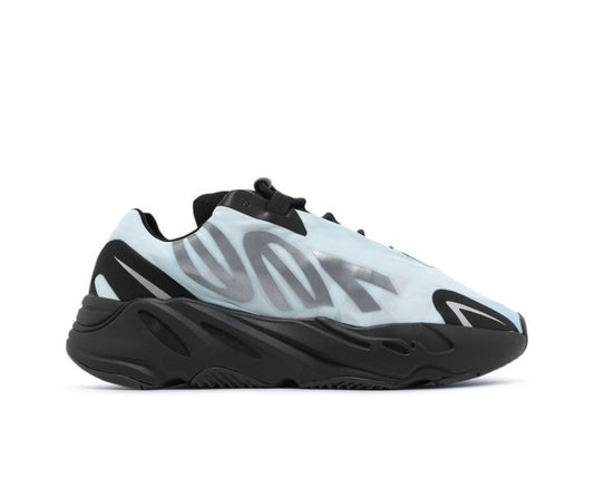 adidas Yeezy Boost 700 MNVN
Blue Tint (PRE-OWNED)