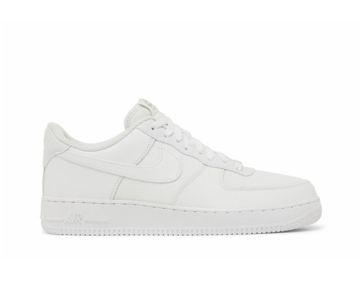 Nike Air Force 1'07 LV8 White
Metallic Silver