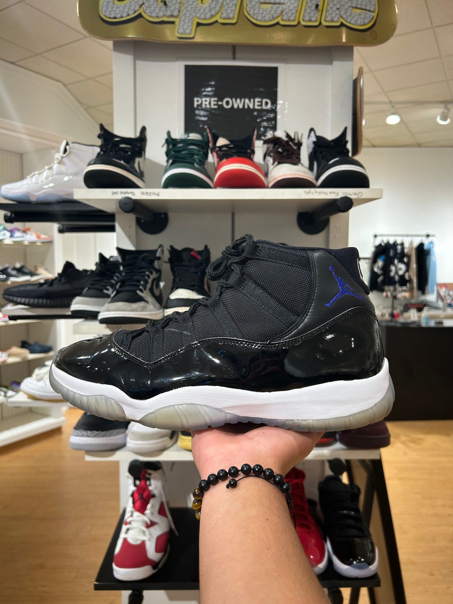 Air Jordan 11 Retro Space Jam
2016 (PRE-OWENED)