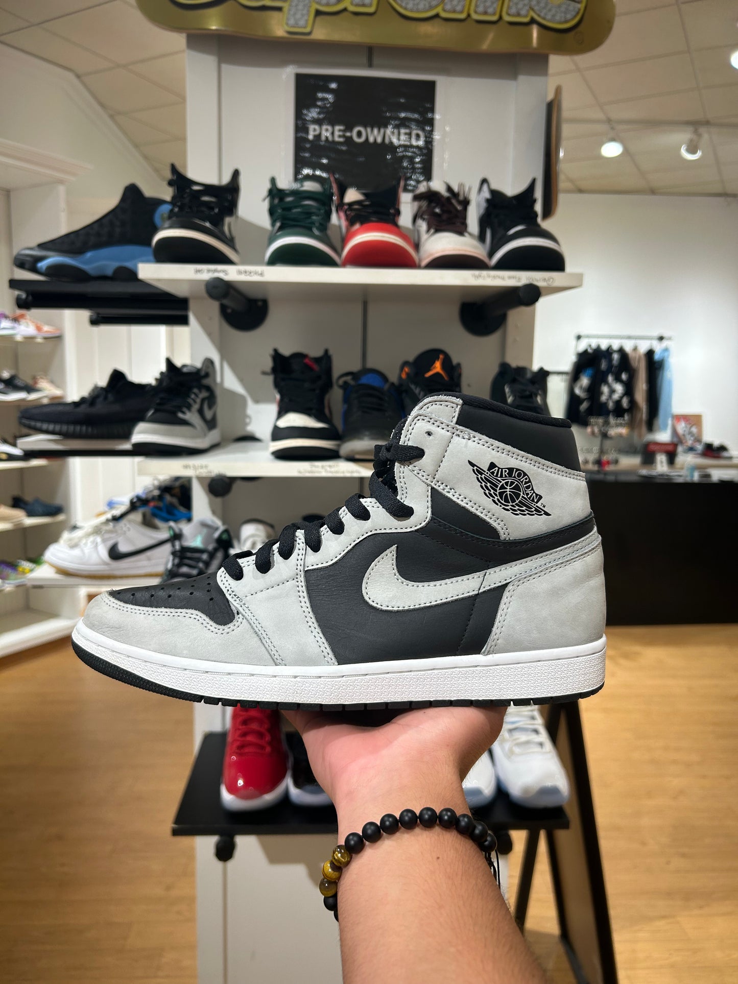 Air Jordan 1 Retro High OG
Shadow 2.0 (PRE-OWNED)