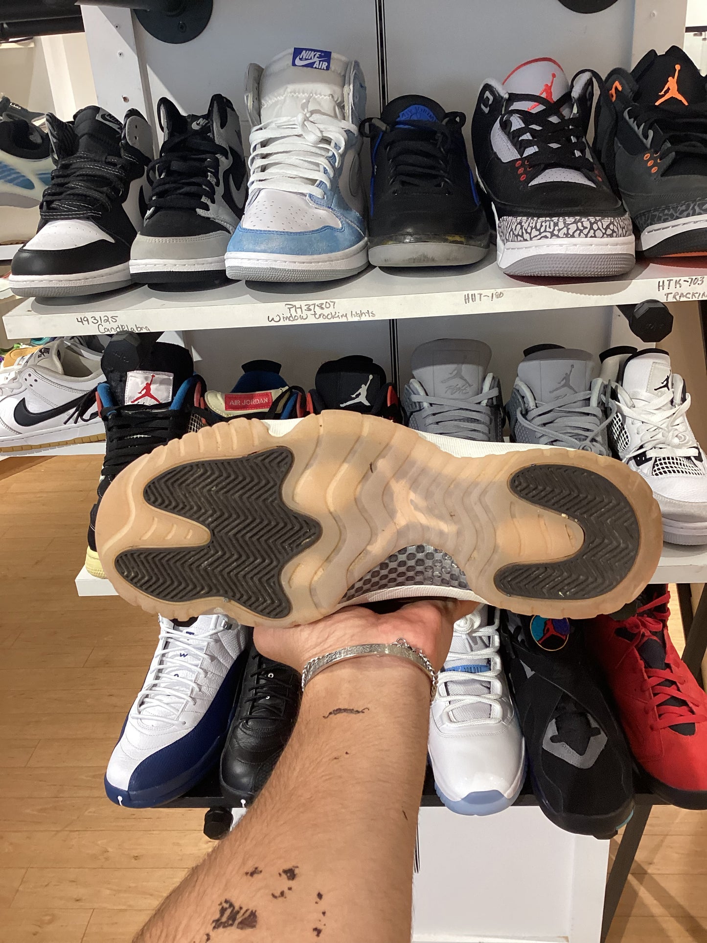 Wmns Air Jordan 11 Retro
Neapolitan (PRE-OWNED)