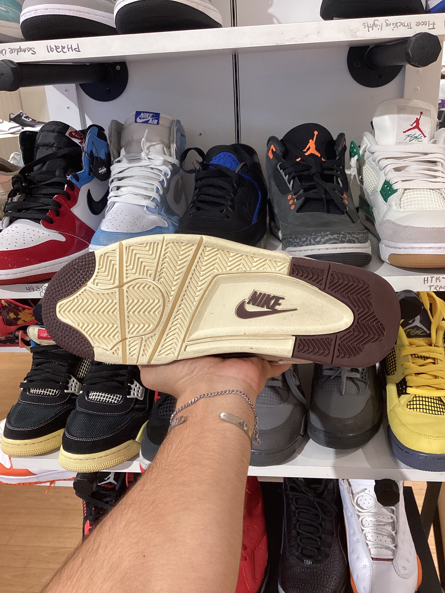 A Ma Maniére x Wmns Air Jordan 4
Retro While You Were Sleeping (PRE-OWNED)