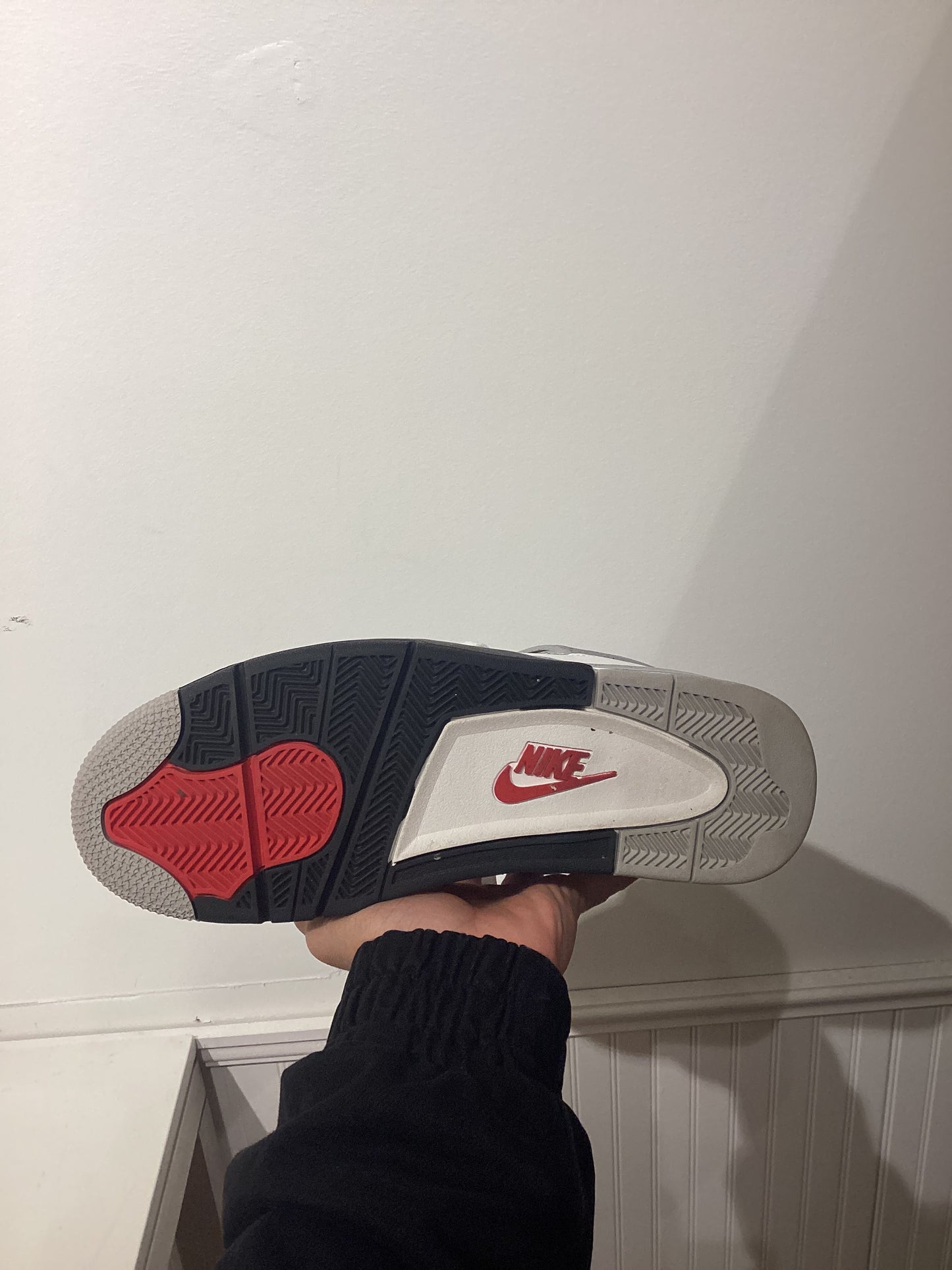 Air Jordan 4 Retro OG White
Cement 2025 (PRE-OWNED)