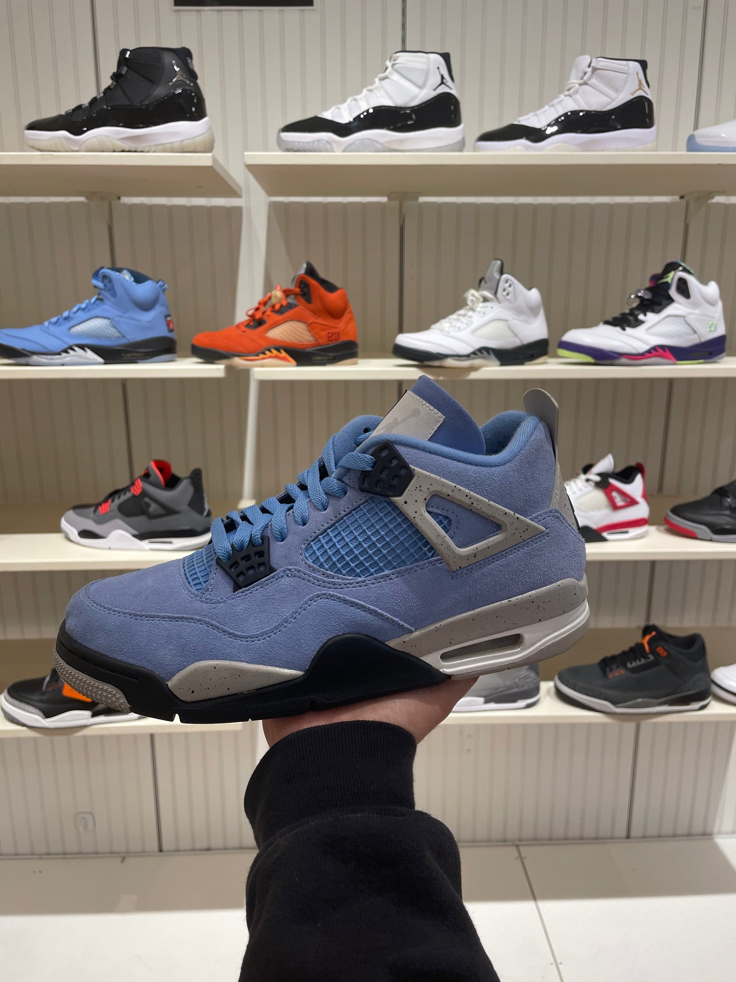 Jordan 4 University Blue (Preowned)