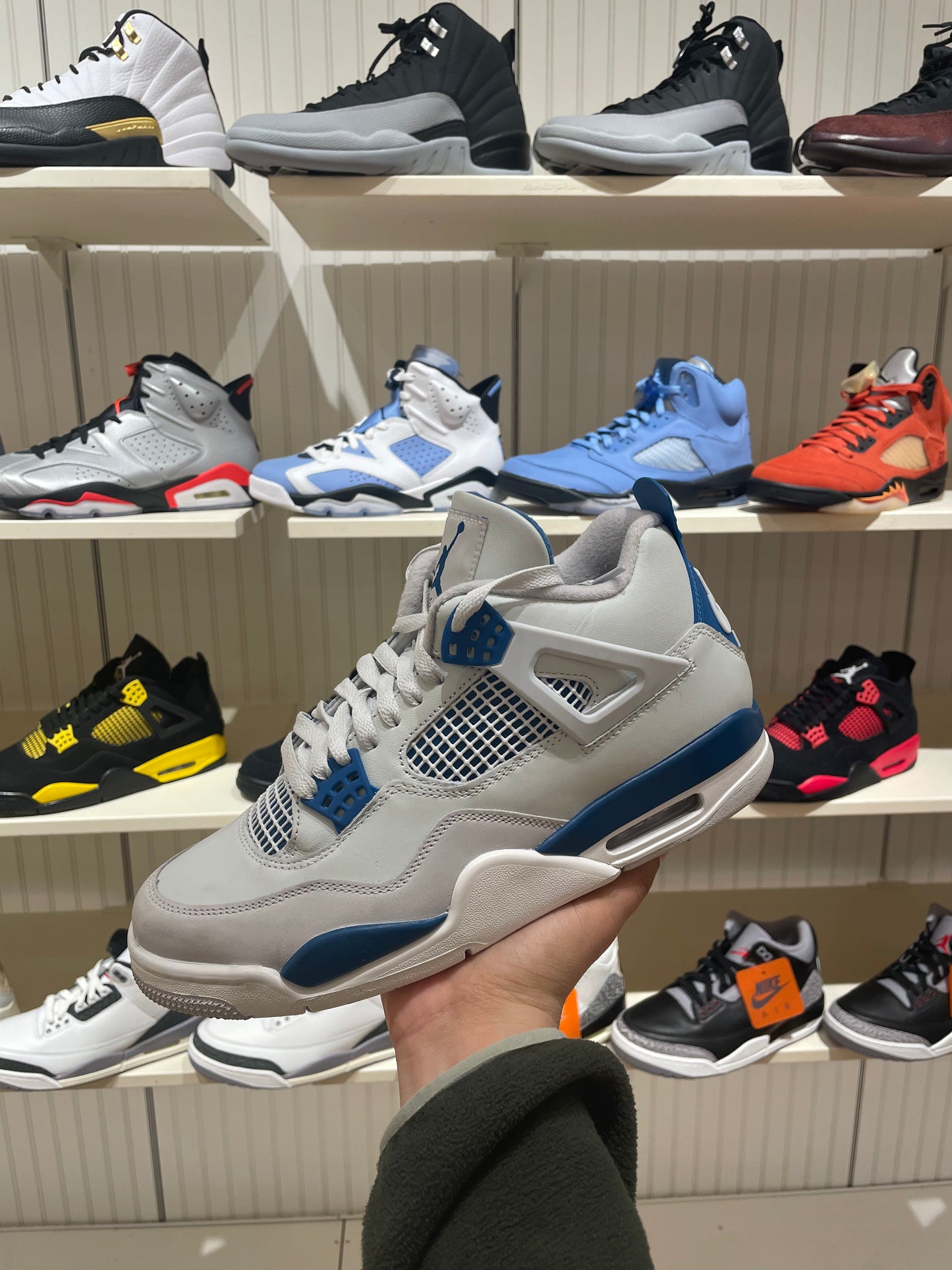 Jordan 4 Military Blue (Pre-Owned)