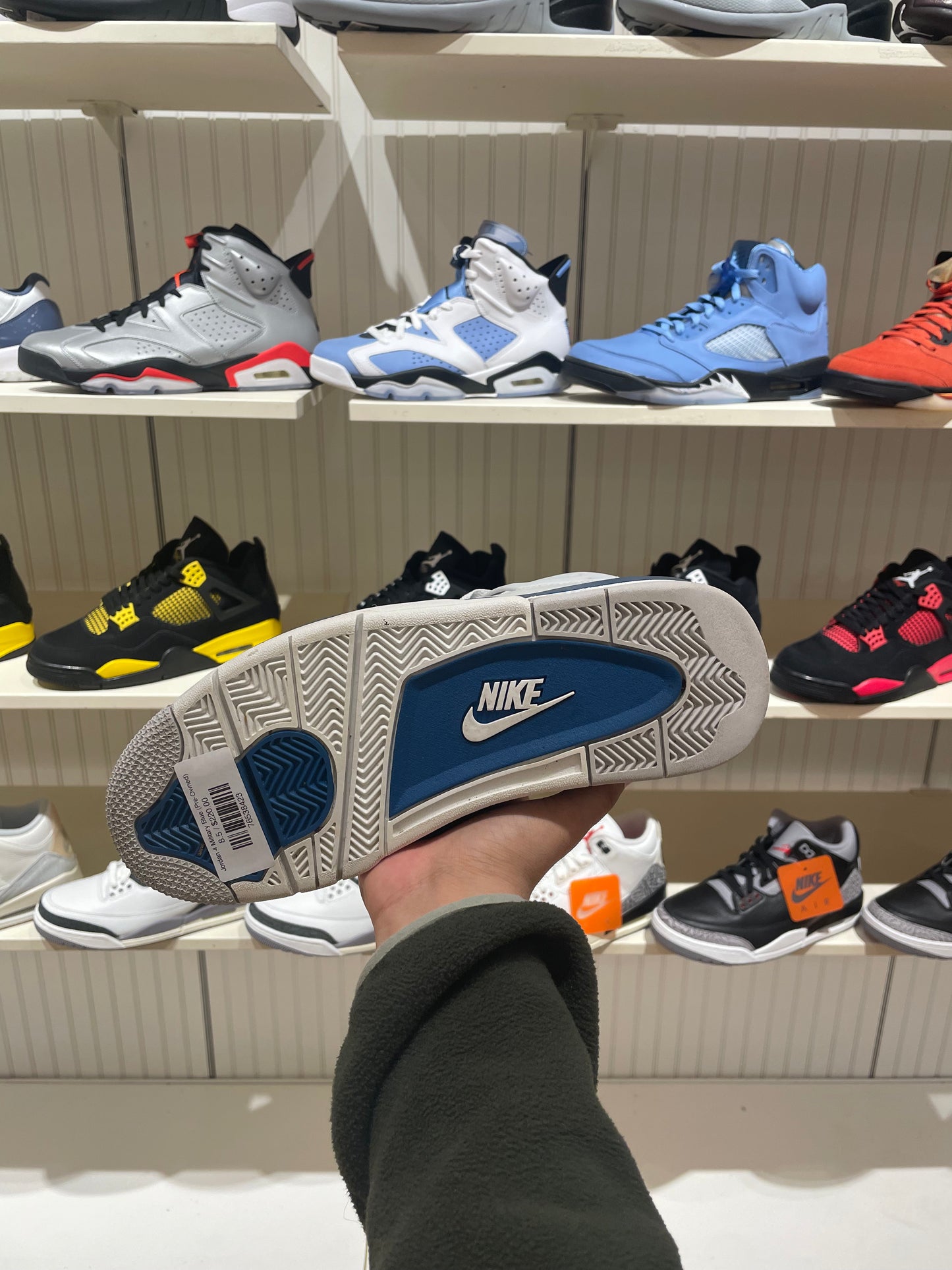 Jordan 4 Military Blue (Pre-Owned)